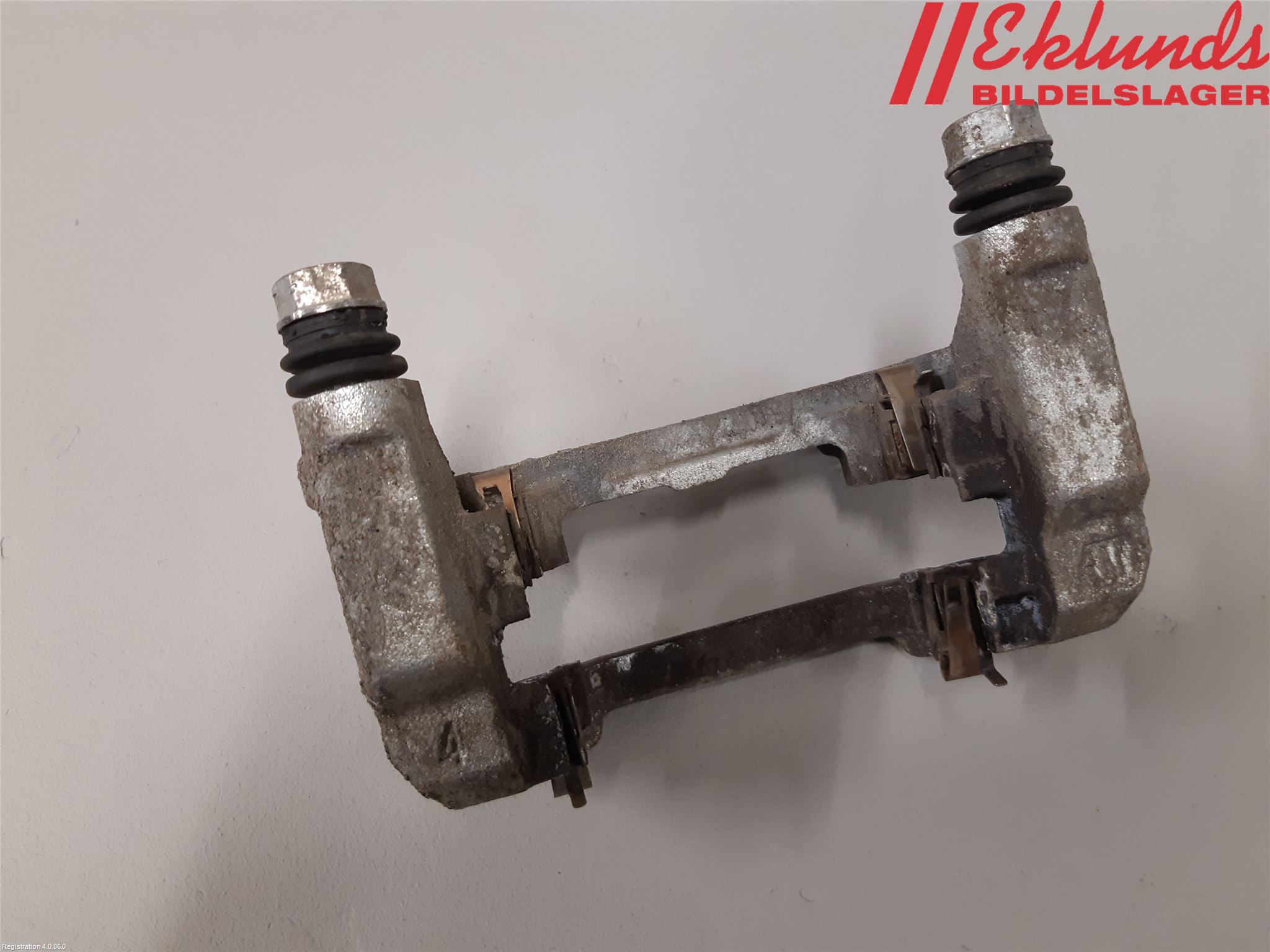 Toyota RAV4 19- Bromsokshållare