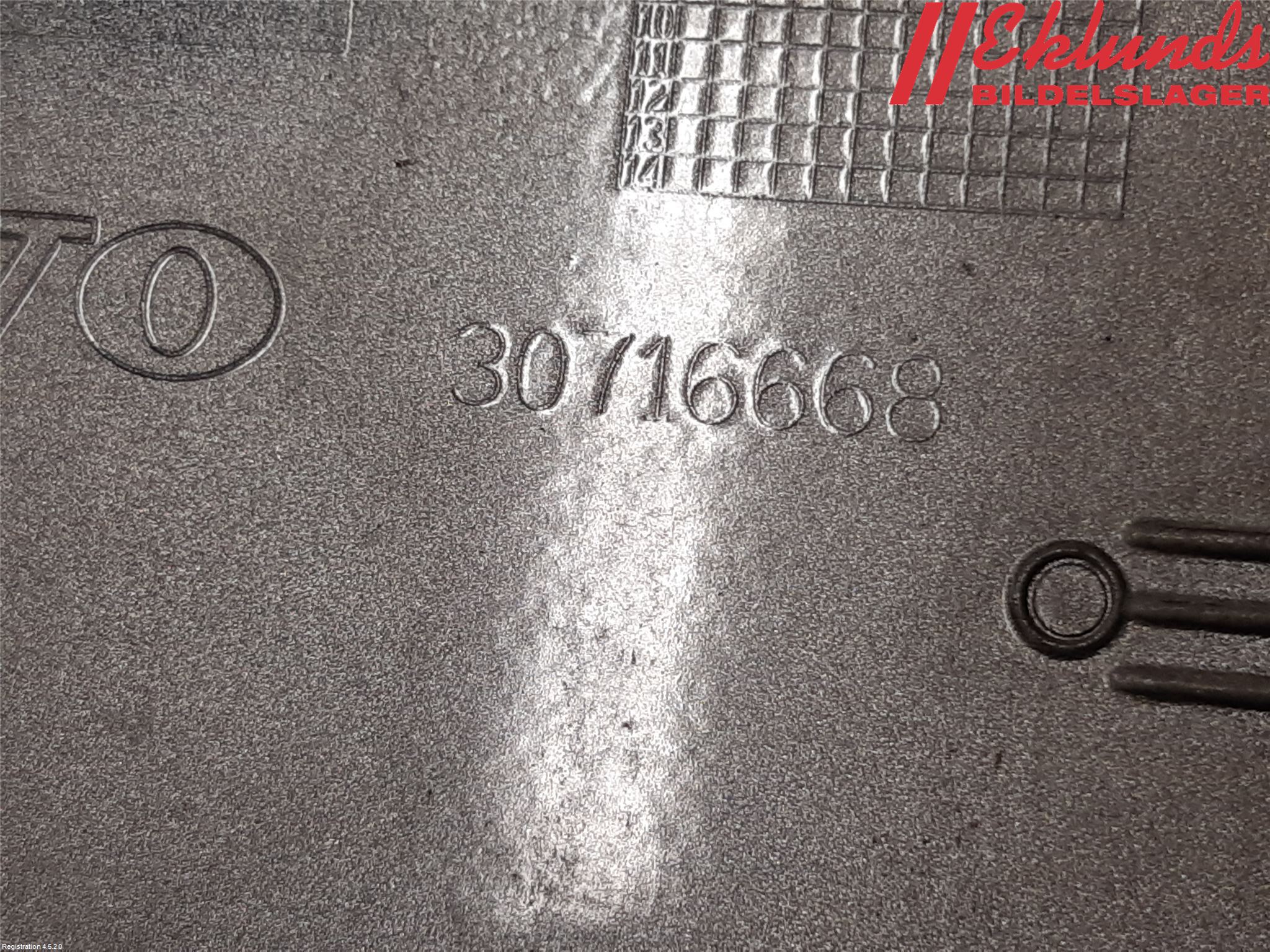 Volvo V70 08-13 Tanklucka