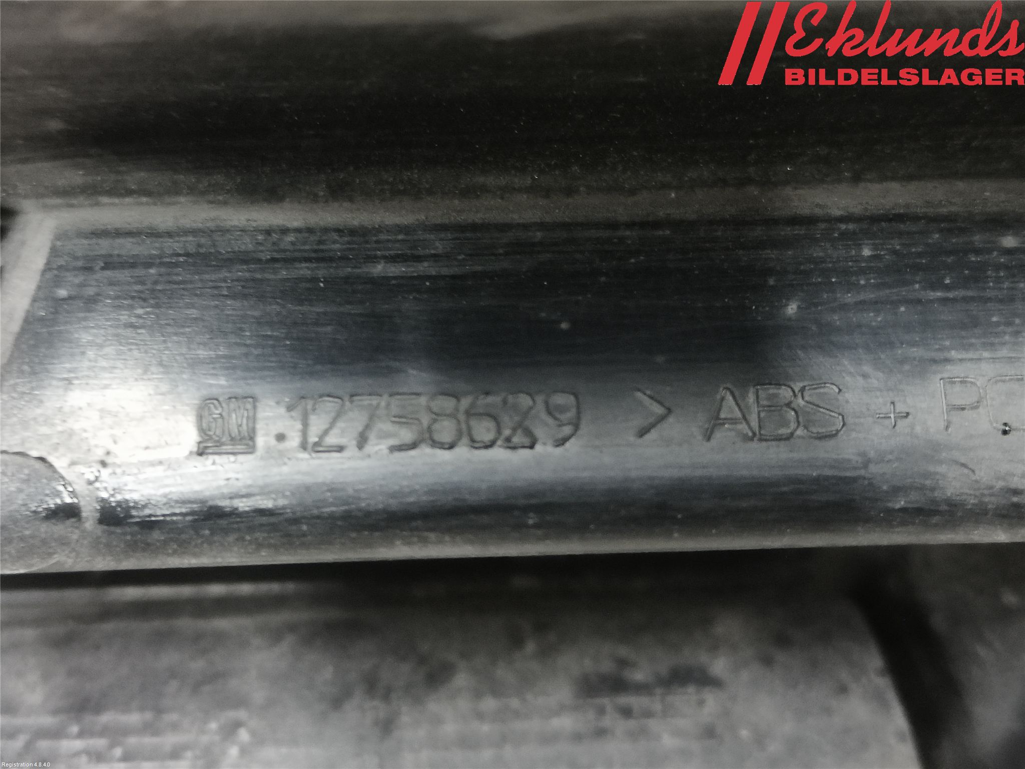 Saab 9-5     06-10 Grilldel Mitt