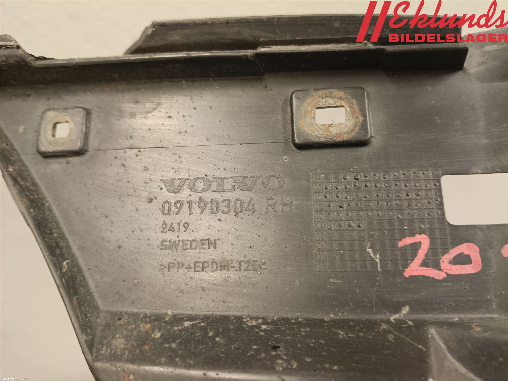 Volvo S60 01-04 Stötfångarfäste Fram Hö