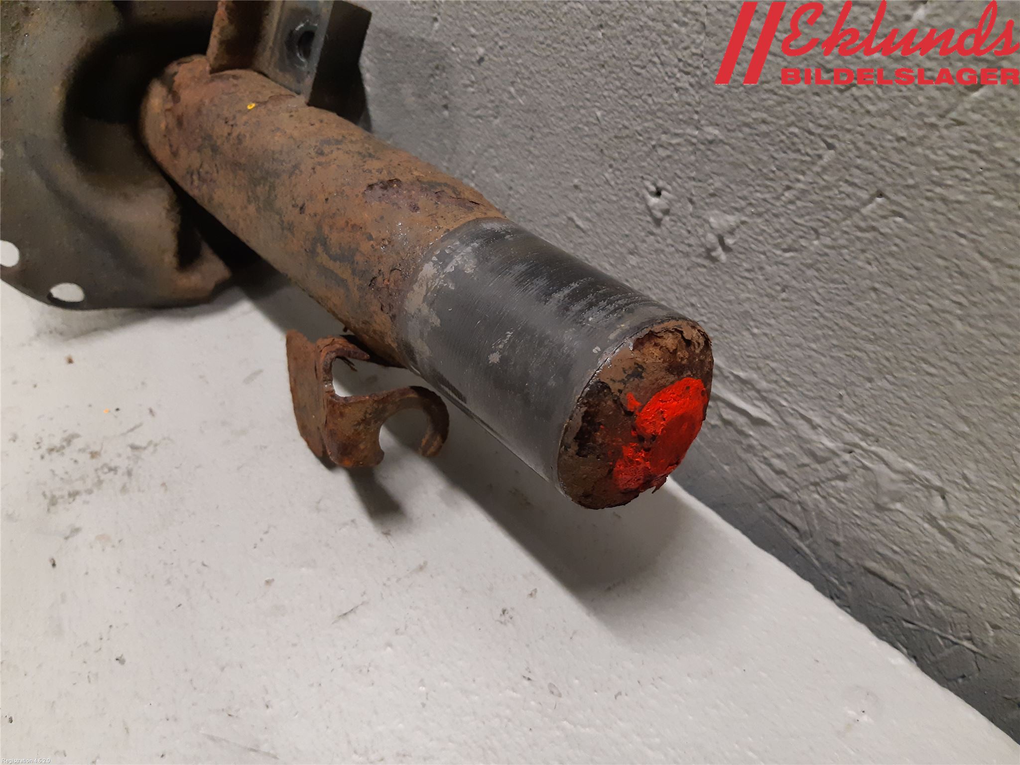 Volvo V70 14-16 Fjäderben Fram Vänster