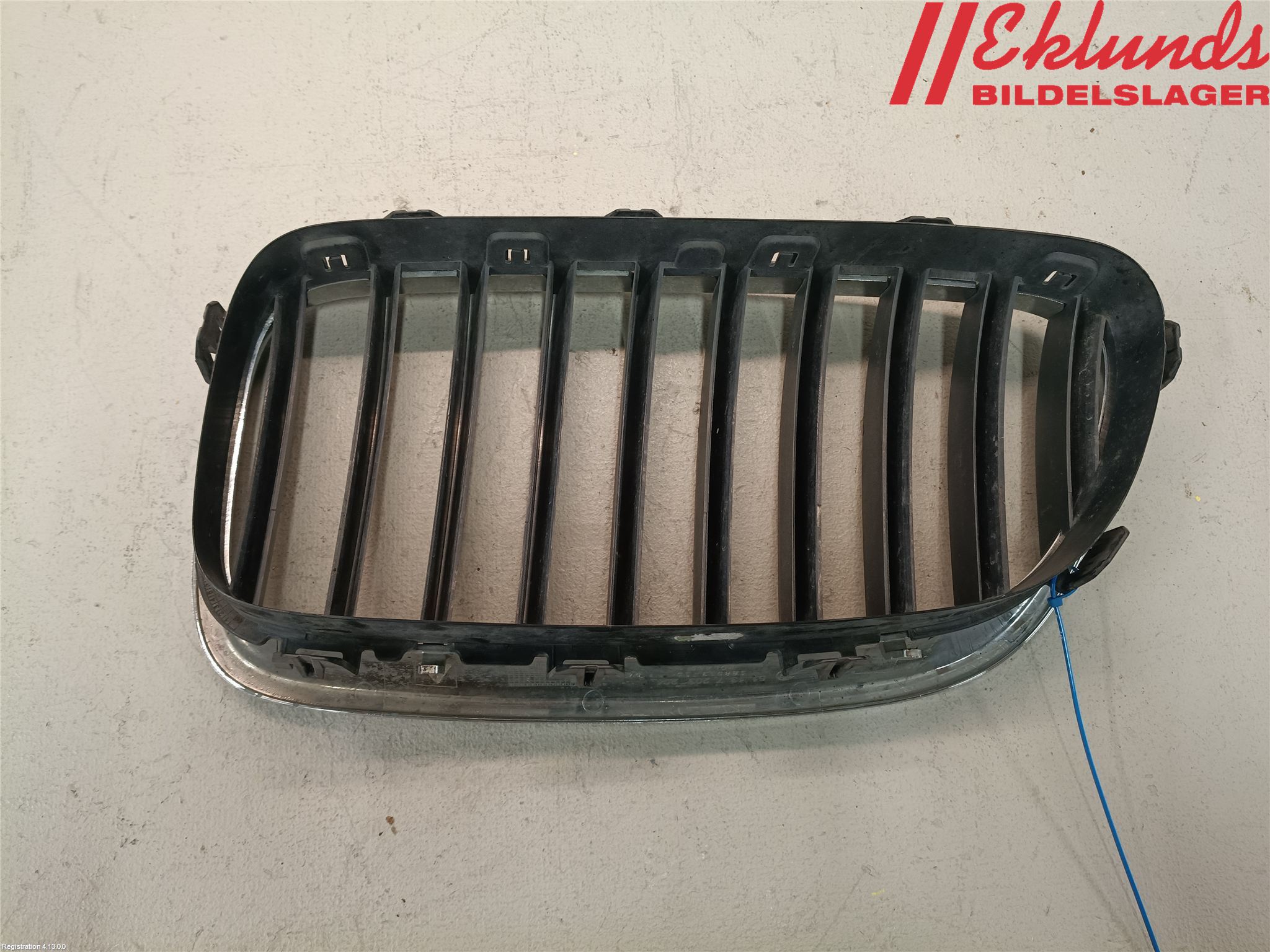 BMW 5 F10/F11/F18 09-17 Grilldel Höger