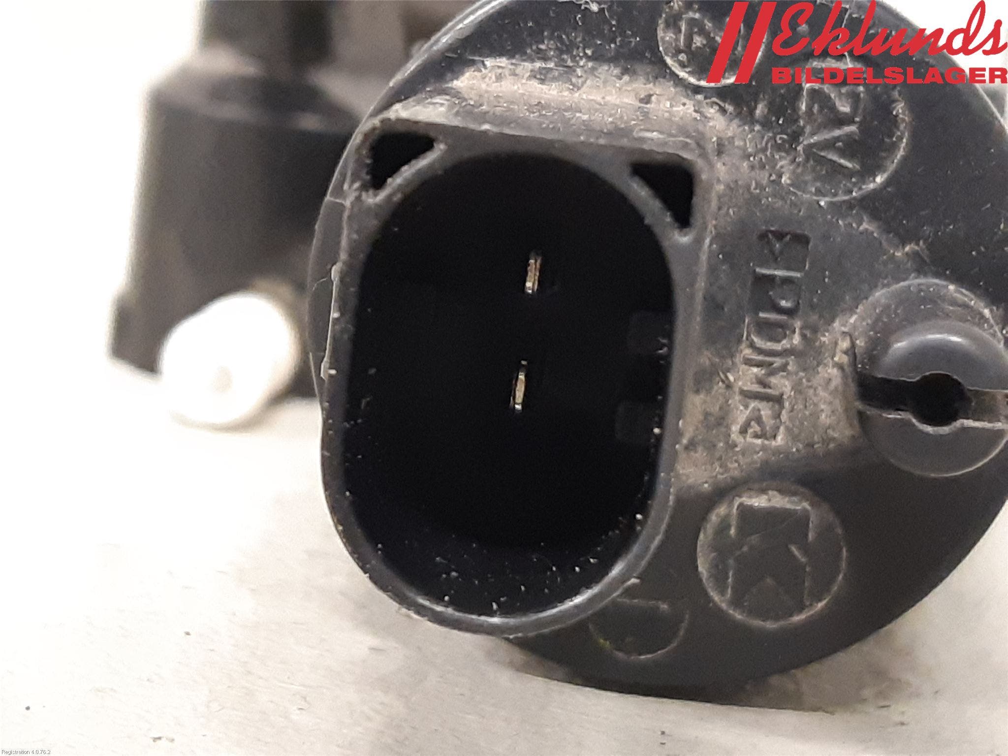 Volvo V90 17->> Spolarpump Vindruta