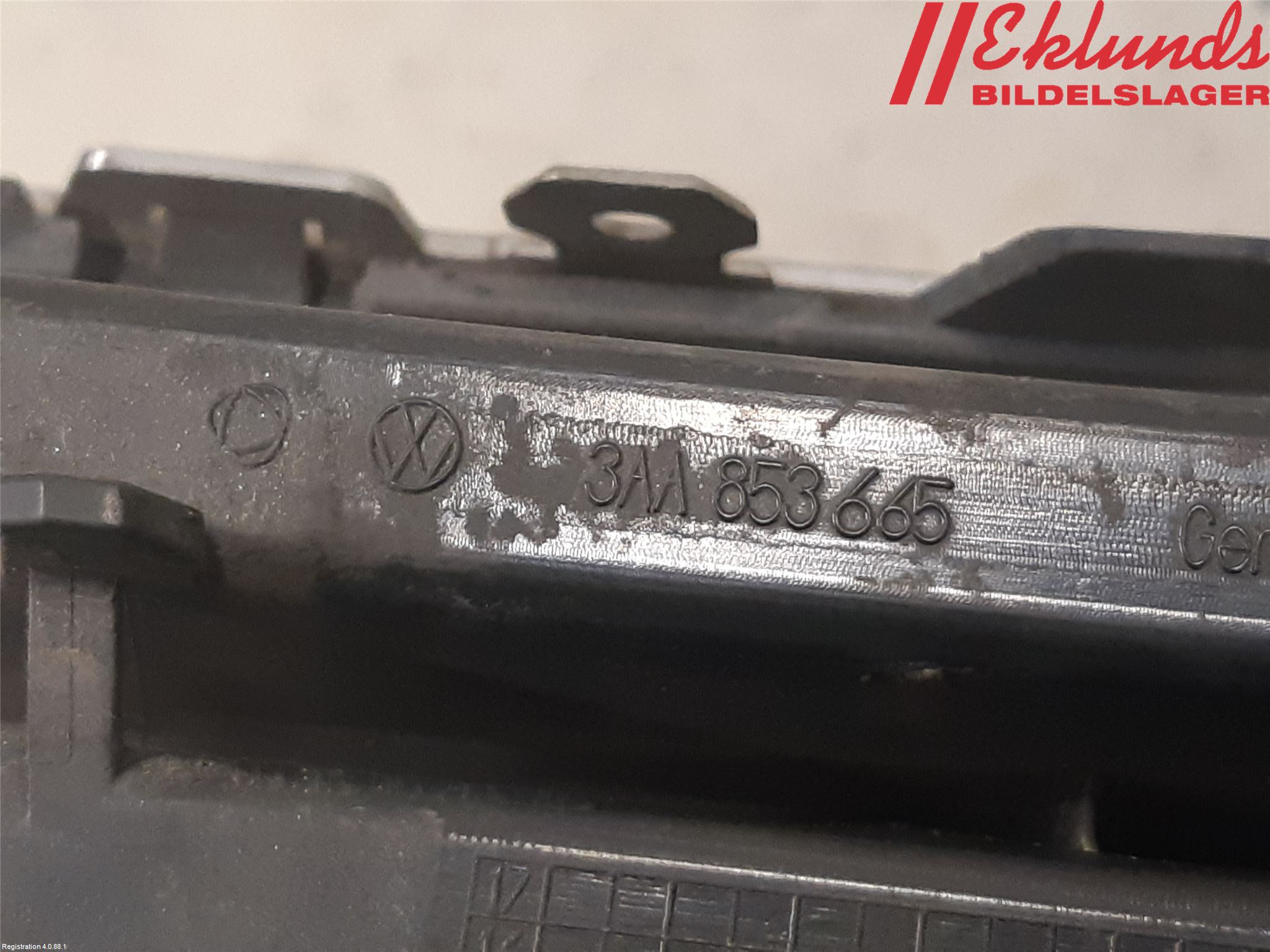 Volkswagen VW PASSAT 11-14 Dimljussarg Fram