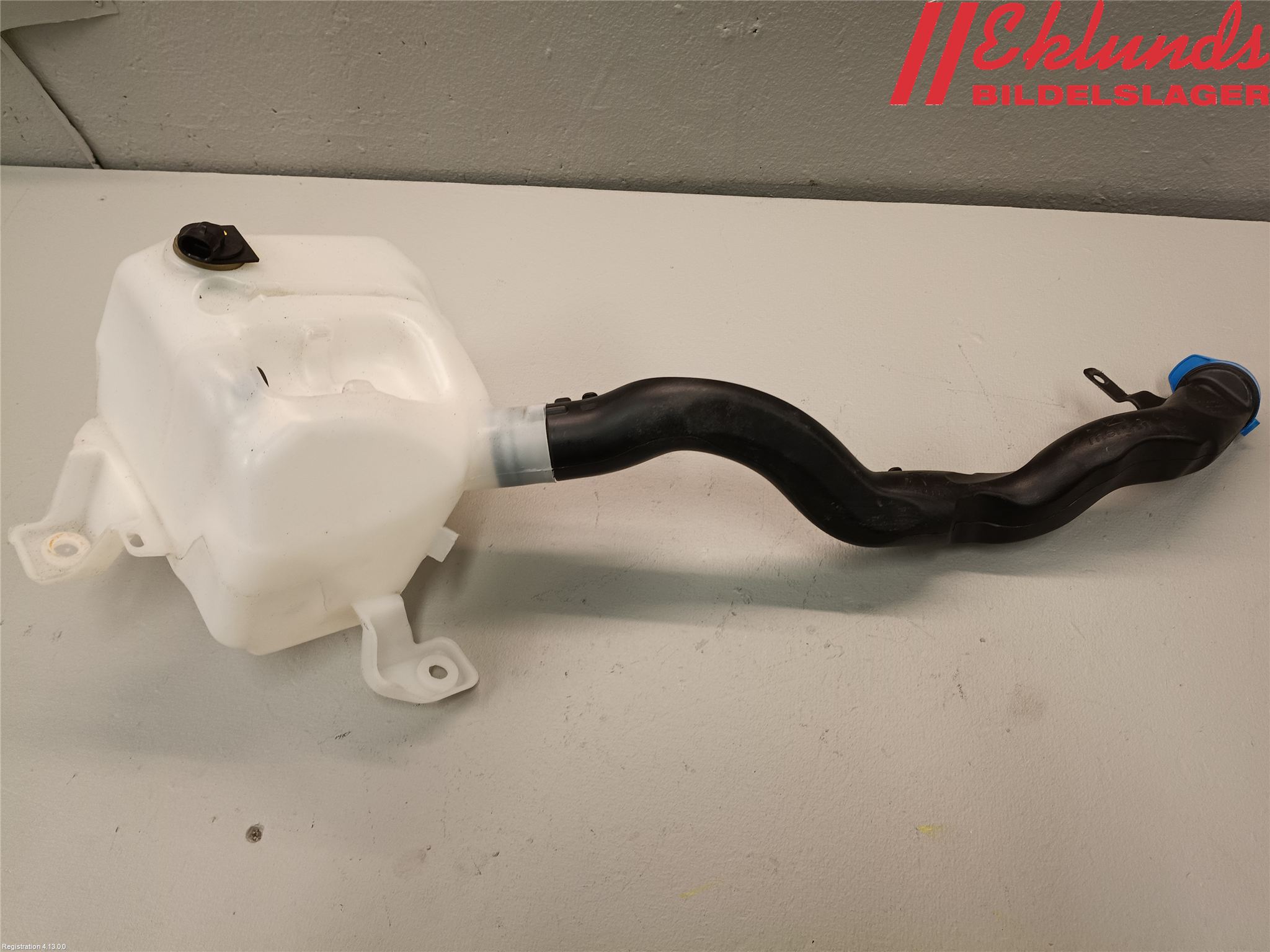Tesla MODEL X 16- Spolartank Vindruta-Strål