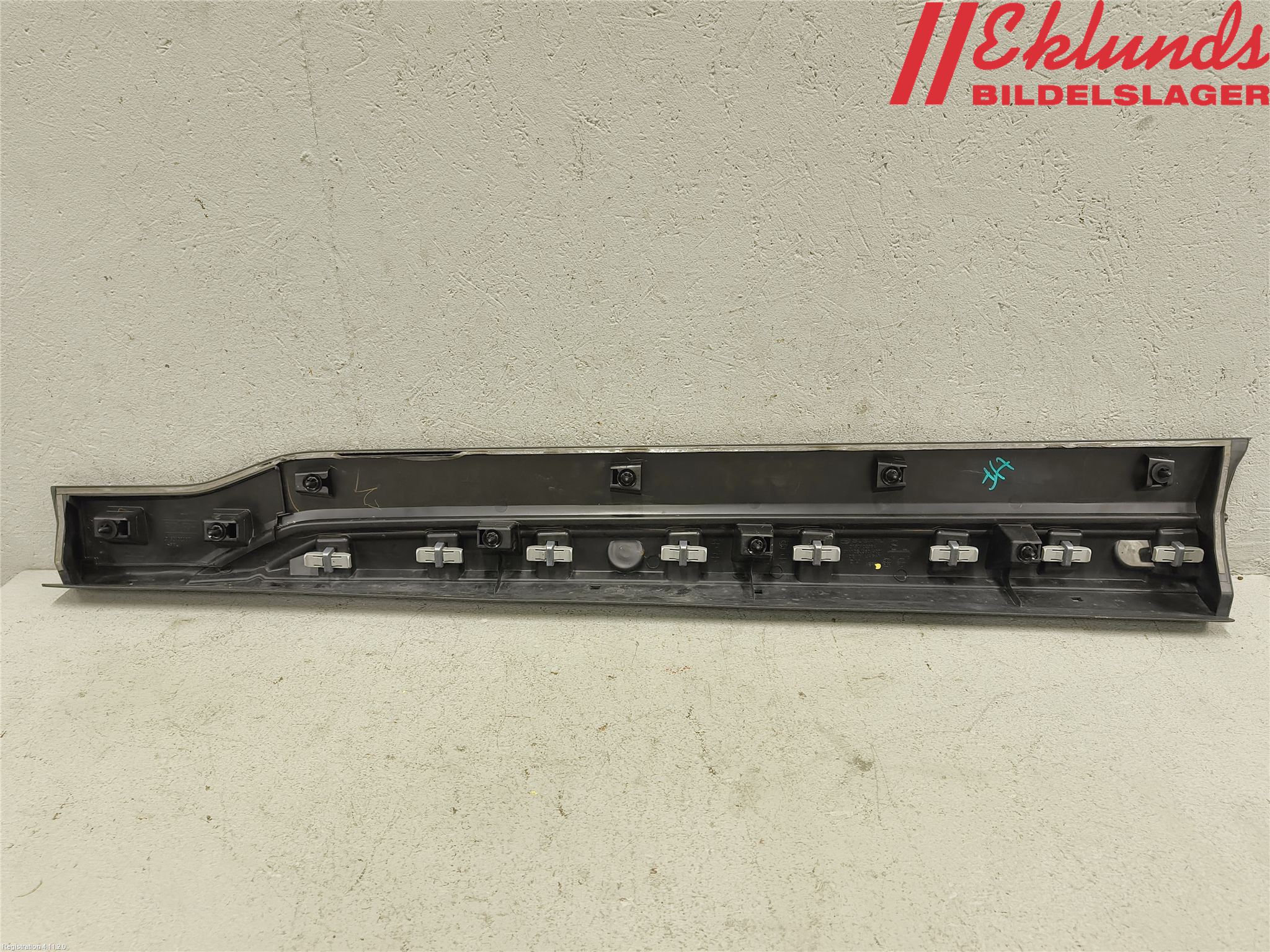 Subaru FORESTER SK 19- Dörr Dekorlist Fram Hö