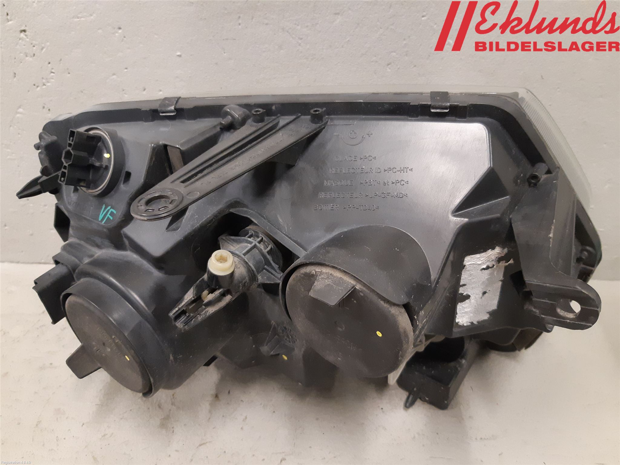 Dacia DUSTER 10-17 Strålkastare Vänster