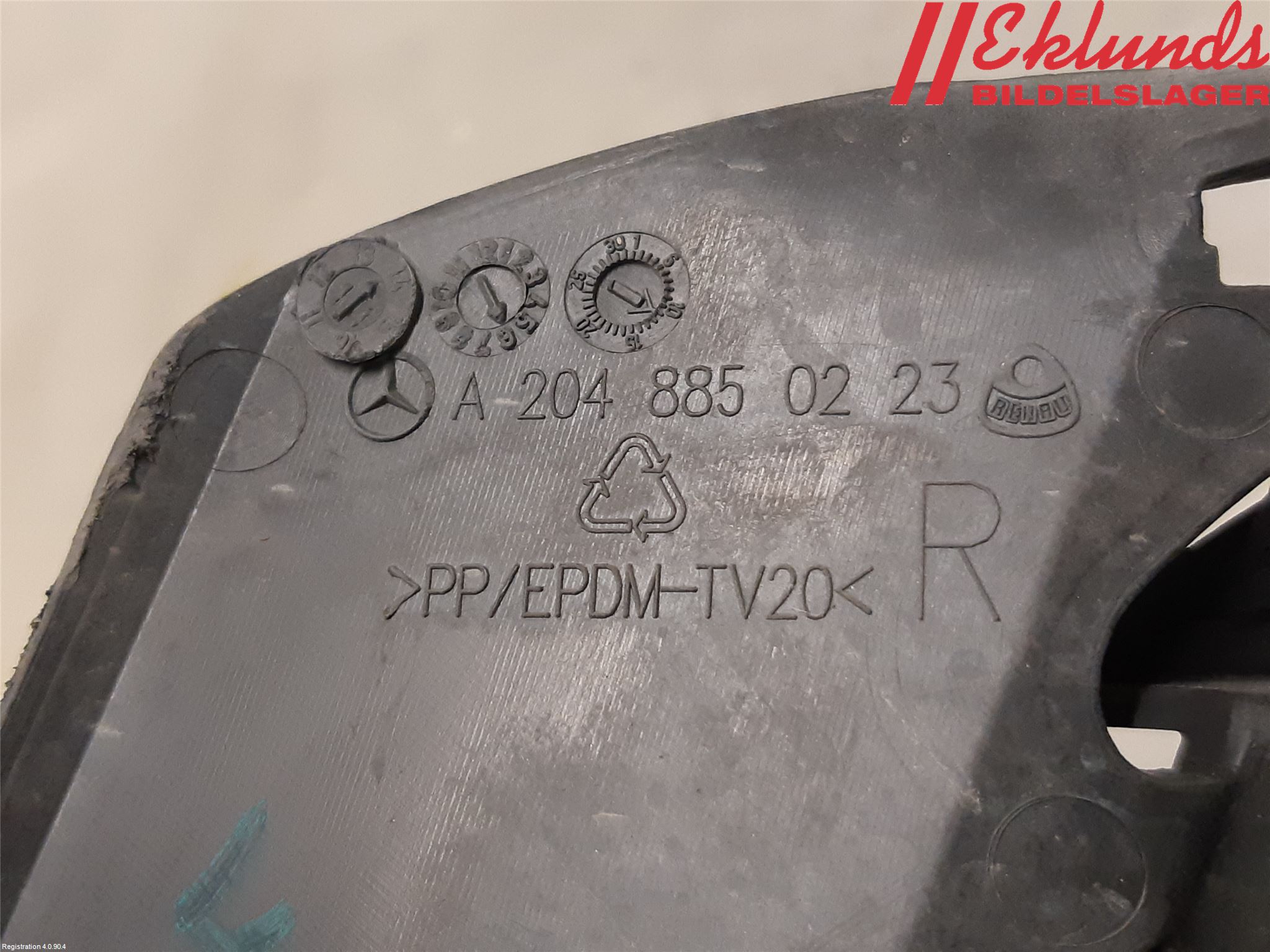 Mercedes-Benz MB C-KLASS (W204) 07-15 Dimljussarg Fram
