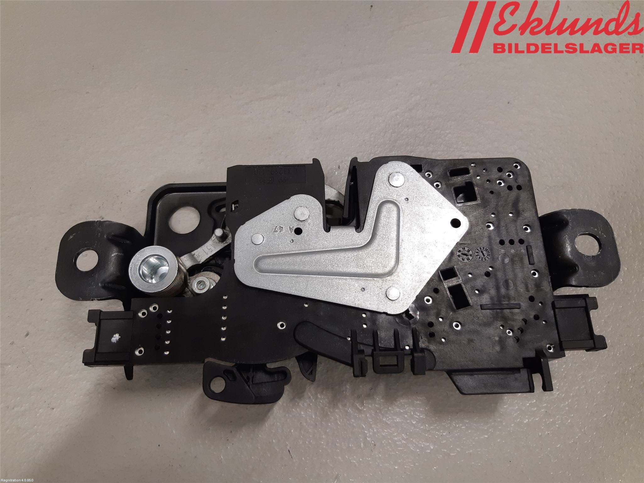 BMW X1 F48 15-22 Låskista Baklucka