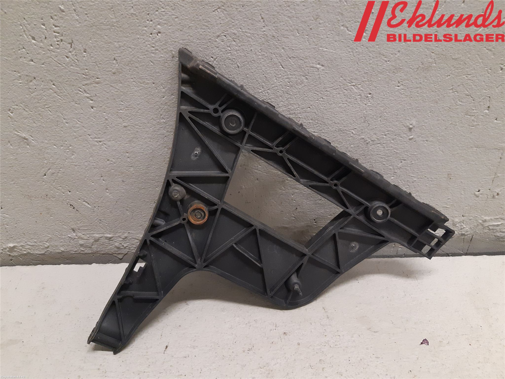 Audi A4/S4 08-11 Stötfångarfäste Bak Hö