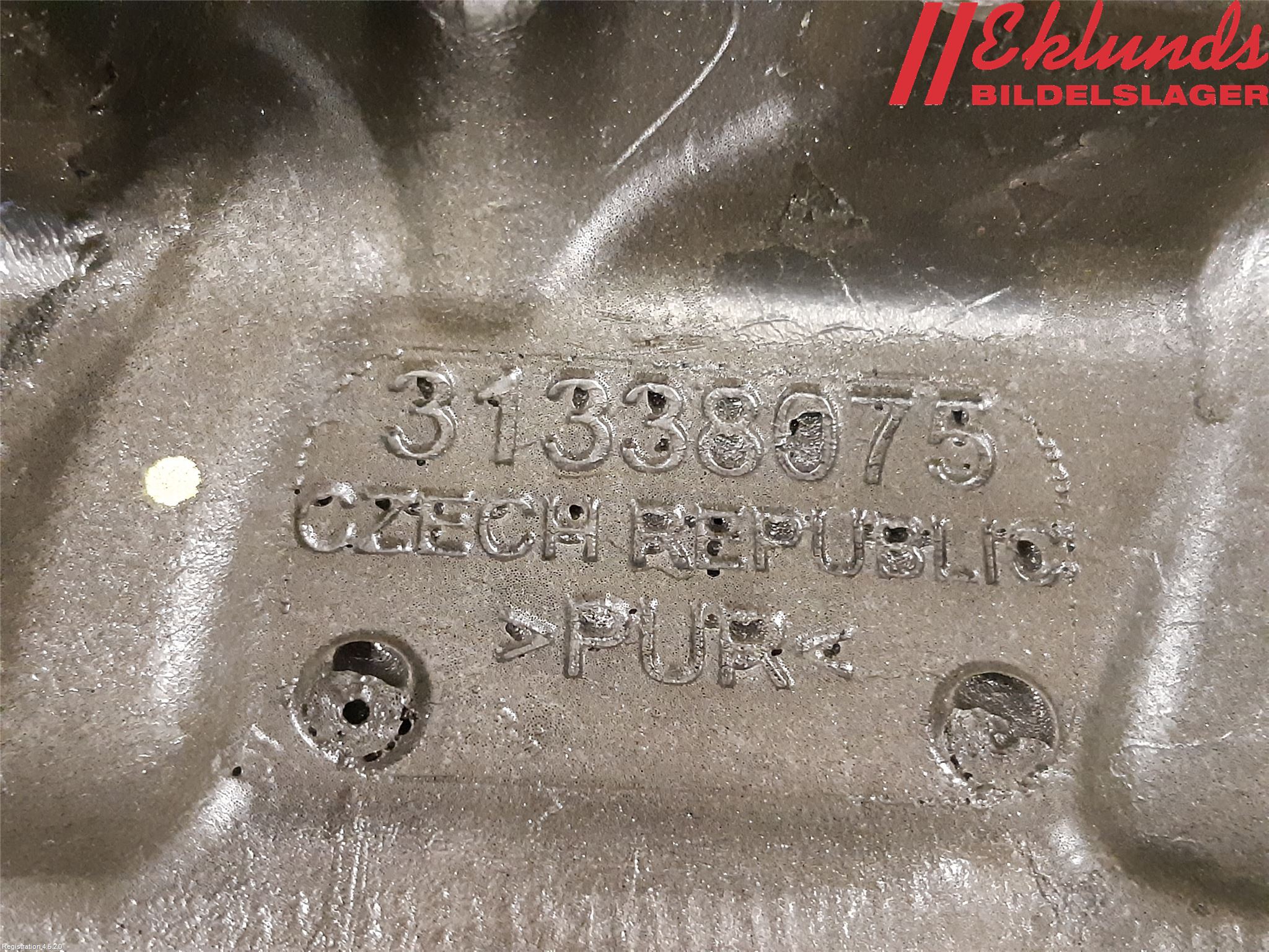 Volvo V90 17->> Motorkåpa