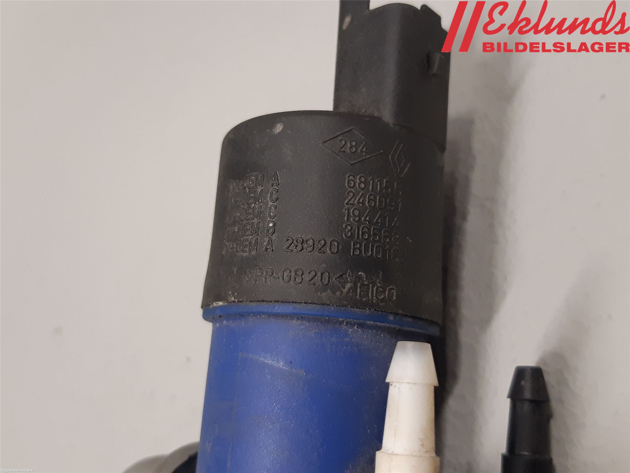 Renault CLIO III  09-12 Spolarpump Vindruta