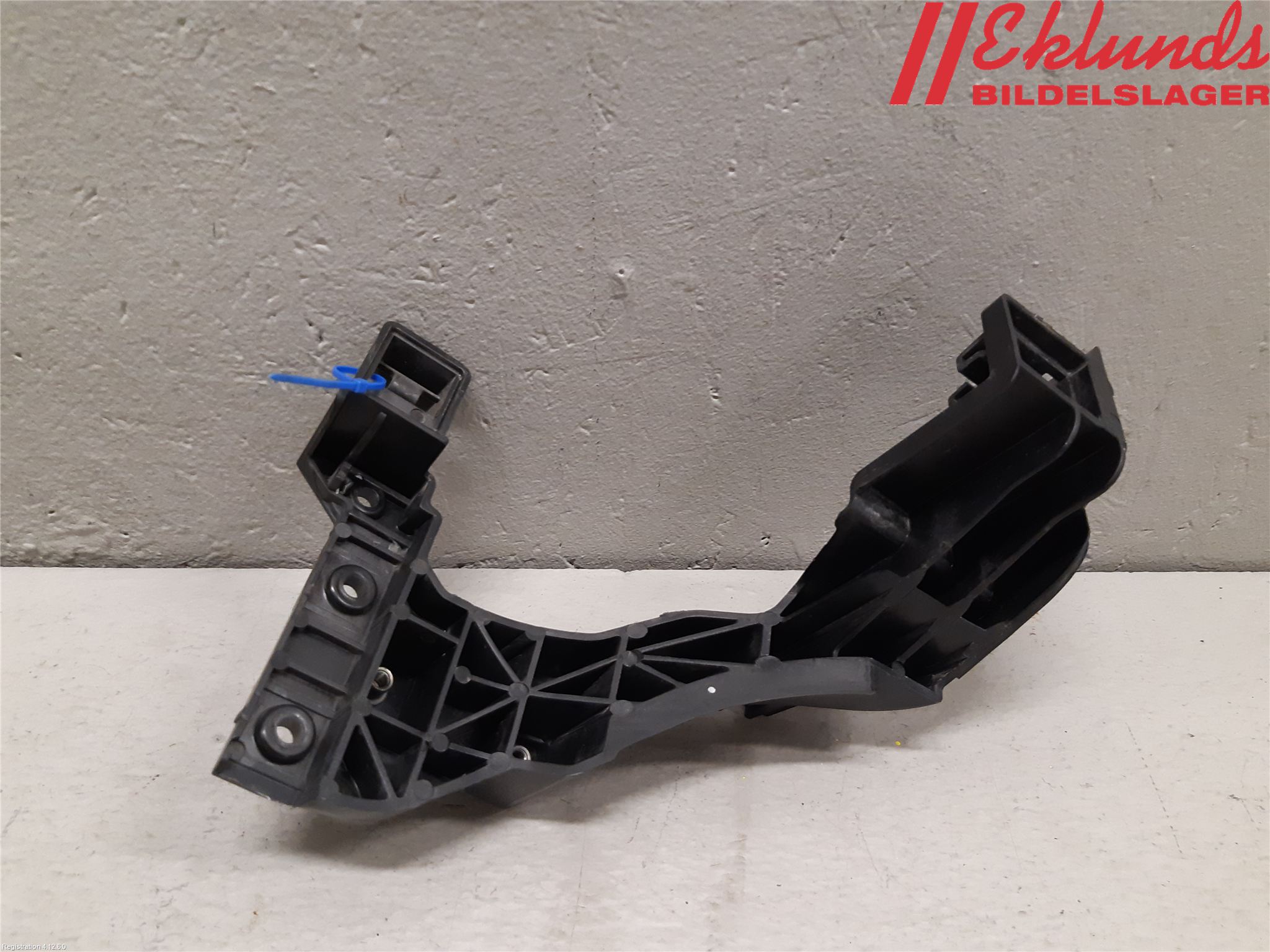 Kia CEED 12-18 Strålkast Fästsarg