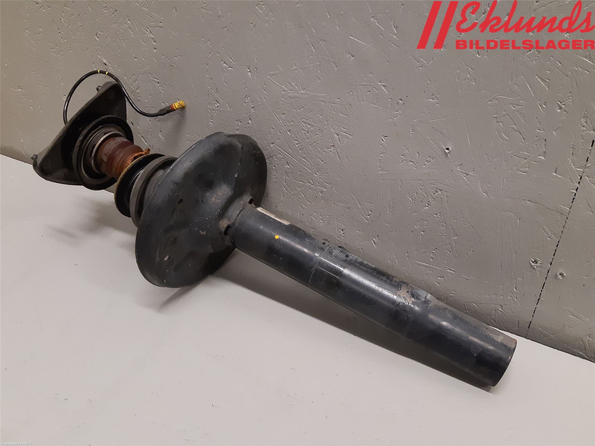 Porsche 911 64- Fjäderben Fram Vänster