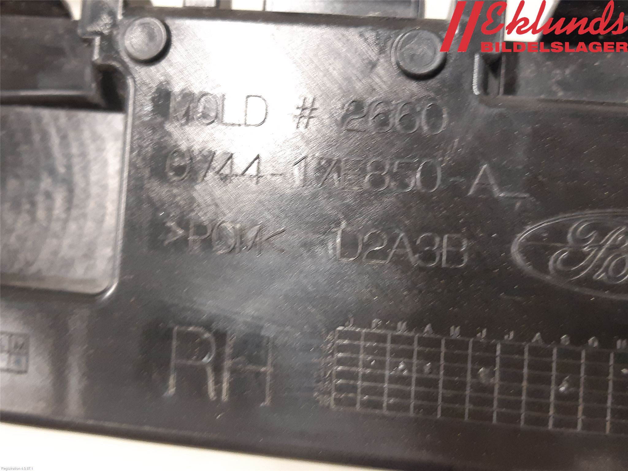 Ford KUGA 13-16 Stötfångarfäste Bak Hö