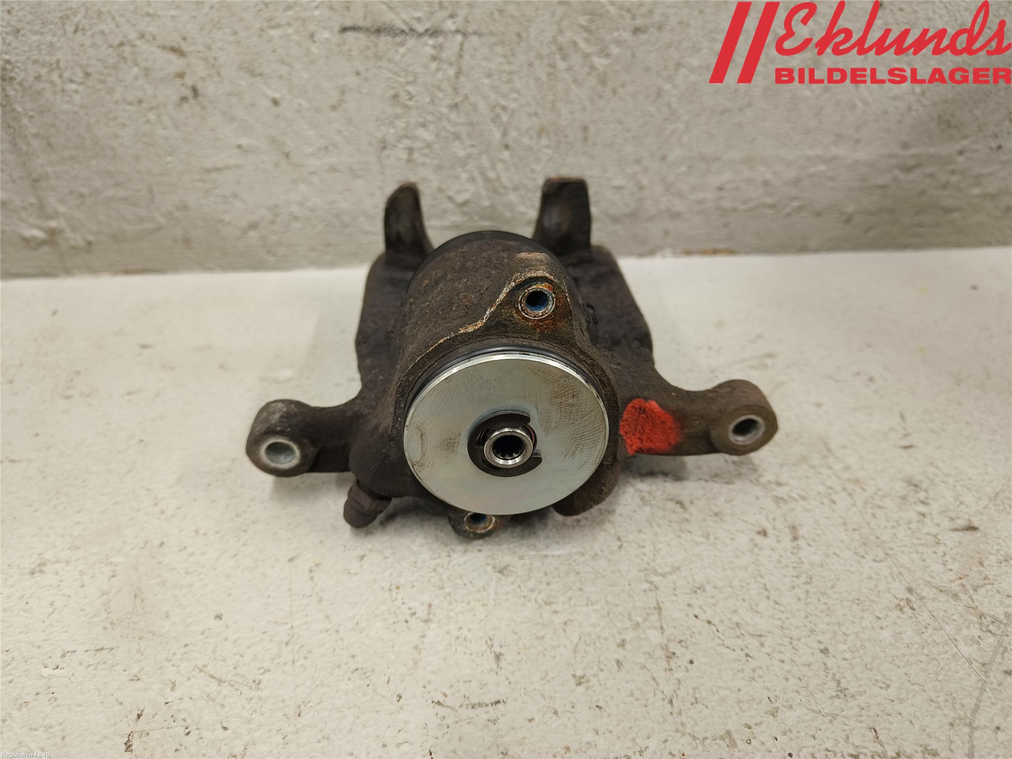 Volvo XC70 14-16 Bromsok Bak Vänster