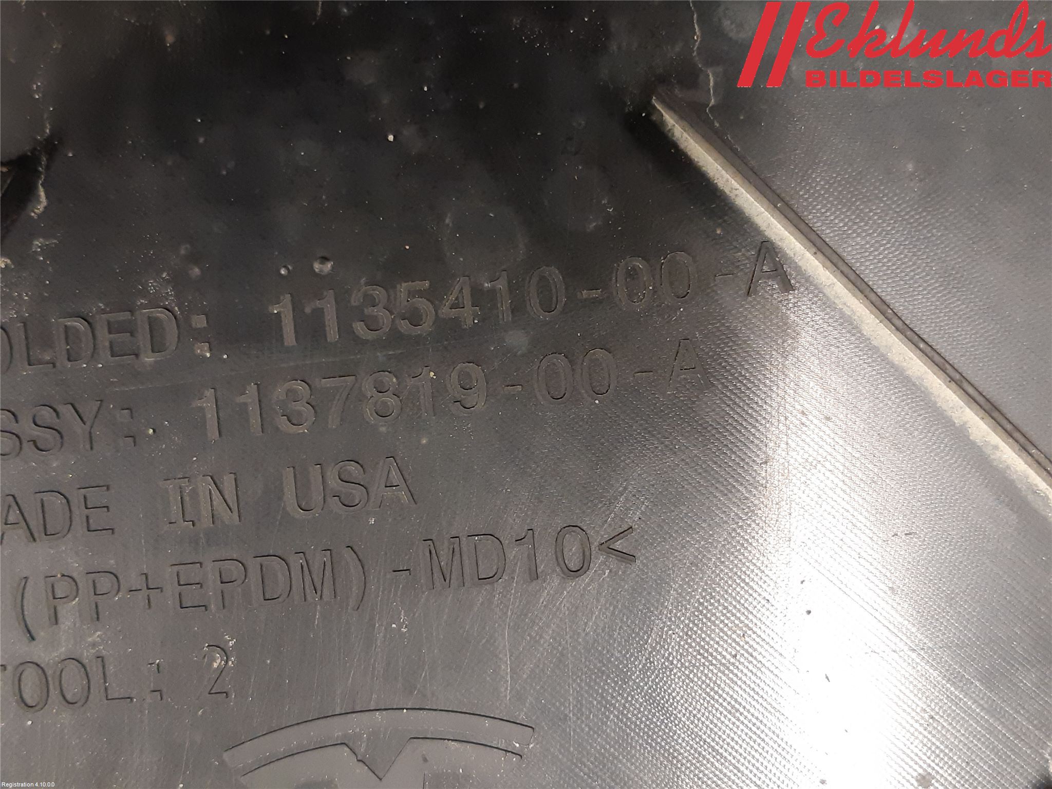 Tesla MODEL 3 17- Hasplåt Plåt-Plast