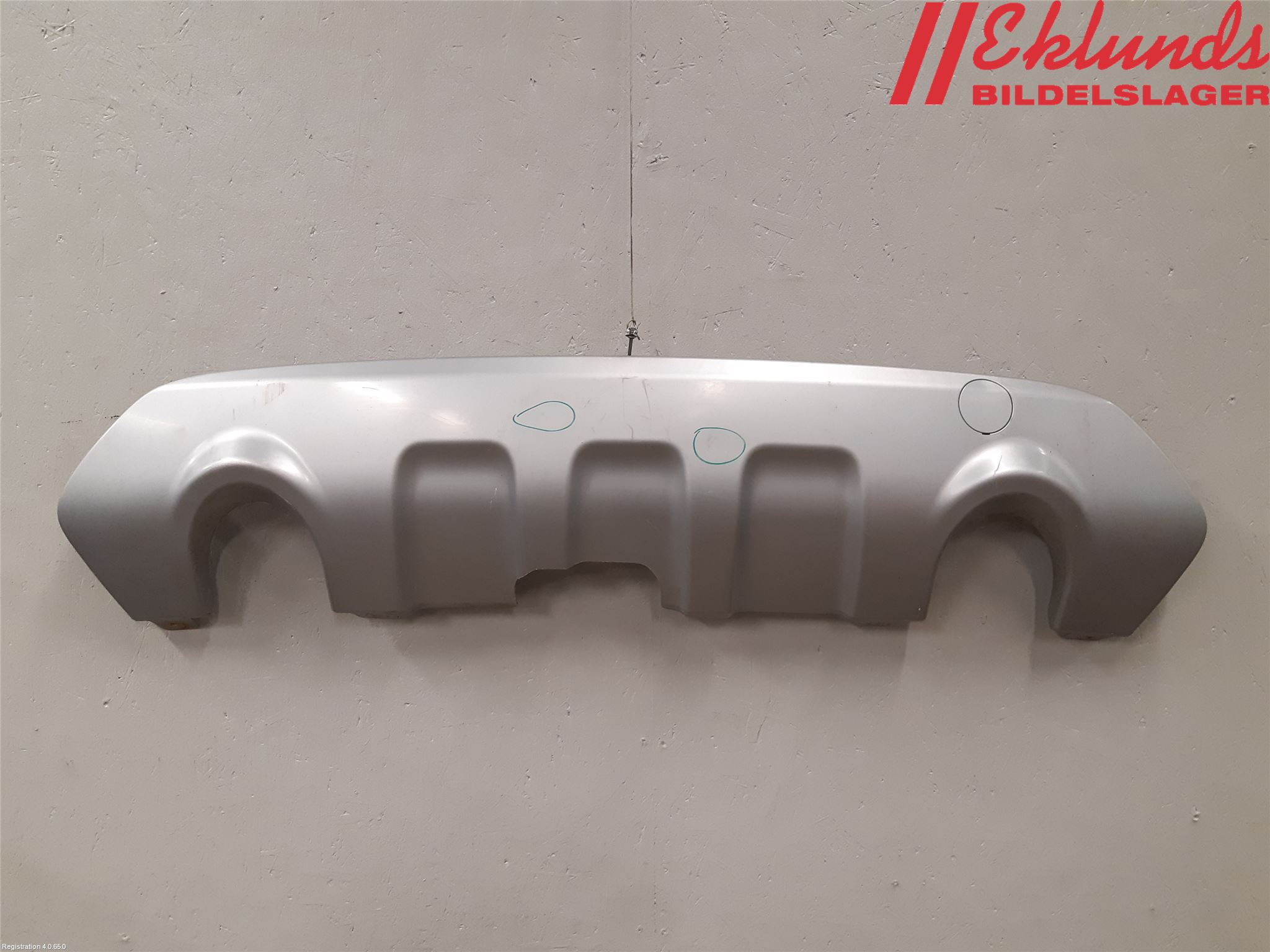 Ford KUGA 08-12 Stötfångardel Bak Mitt