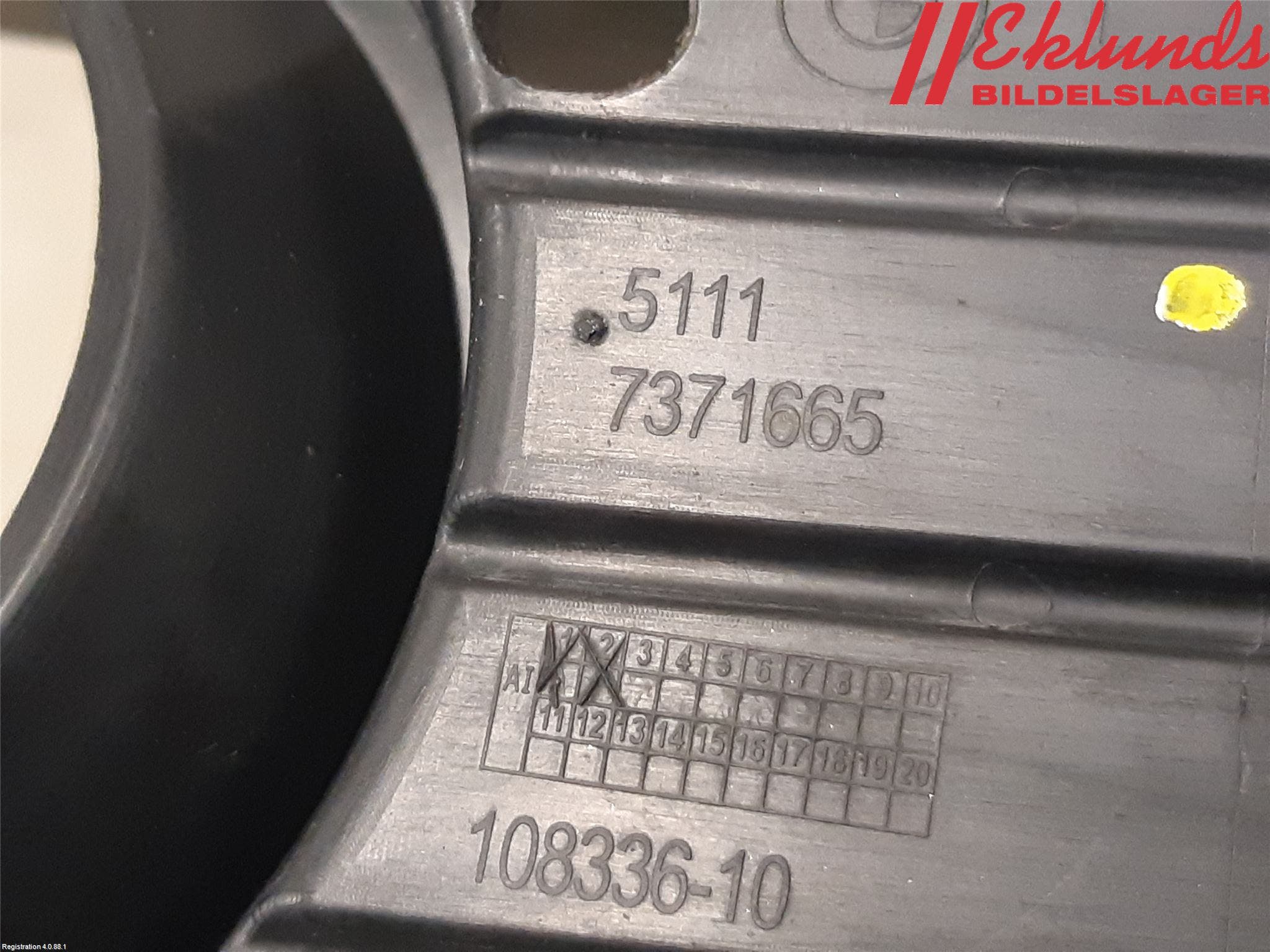 BMW 1 F20/F21 11-19 Dimljussarg Fram