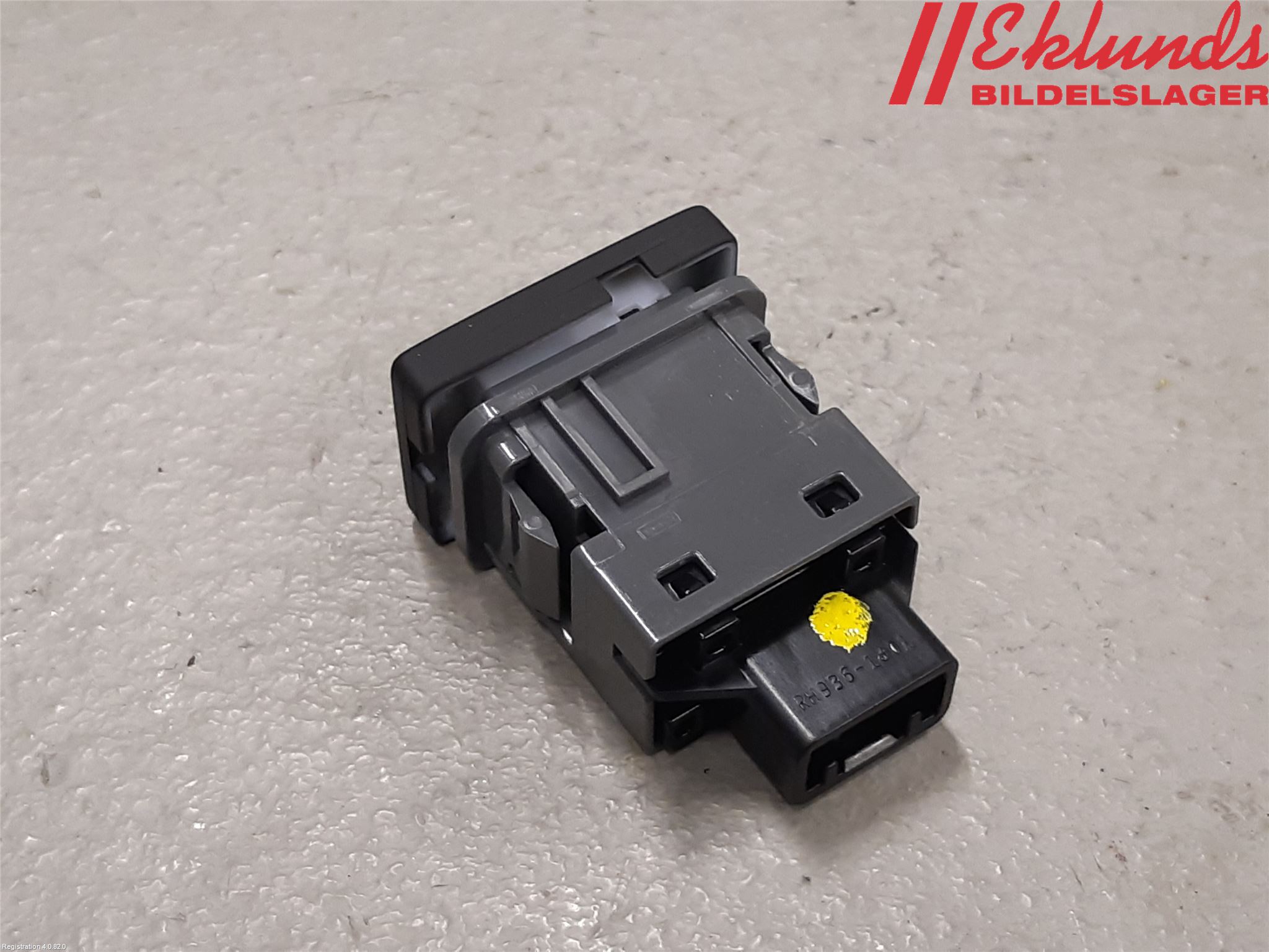 Toyota C-HR 16-23 Strömställare Tanklucka