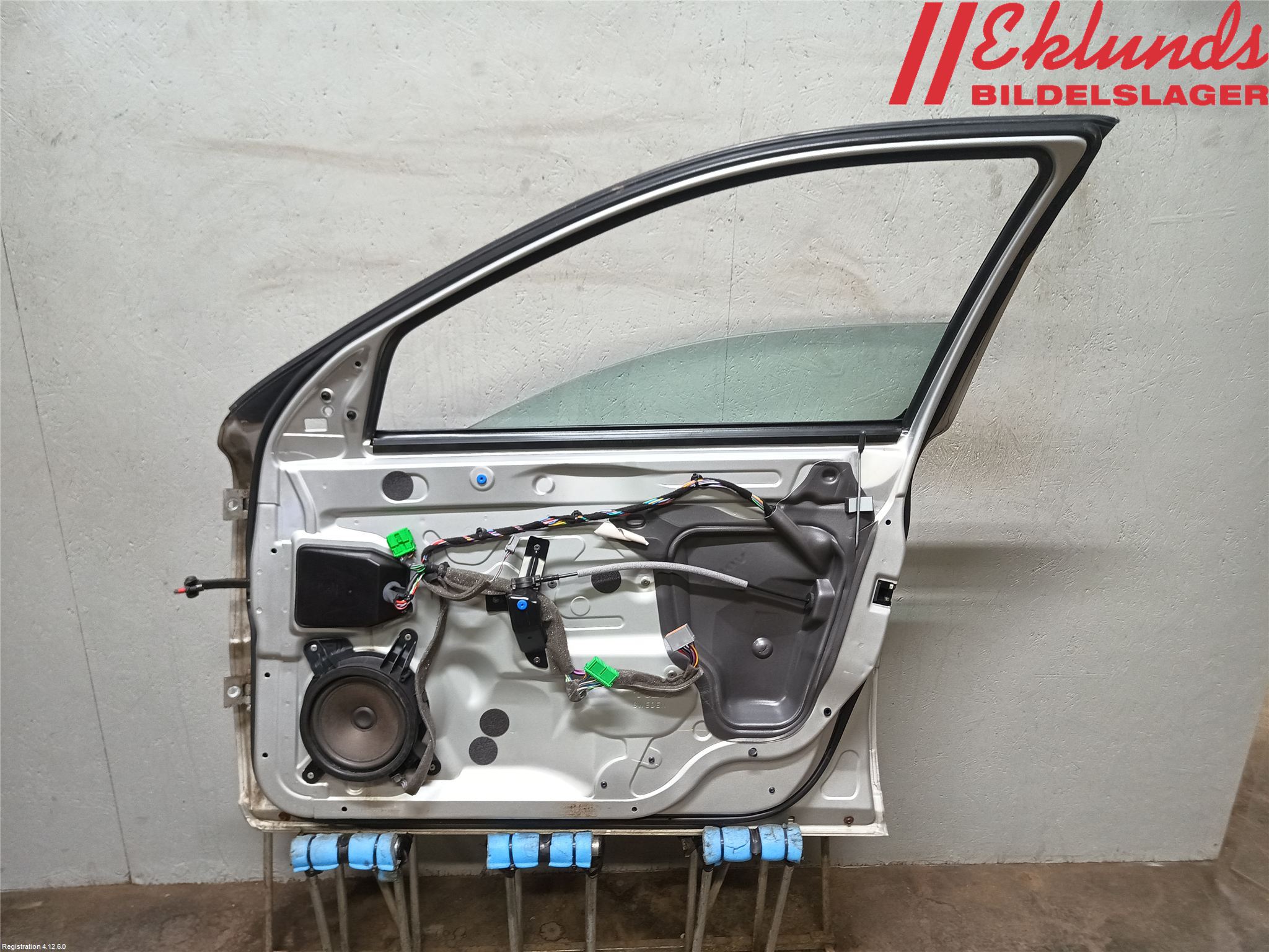 Volvo S60 05-10 Dörr Fram Höger