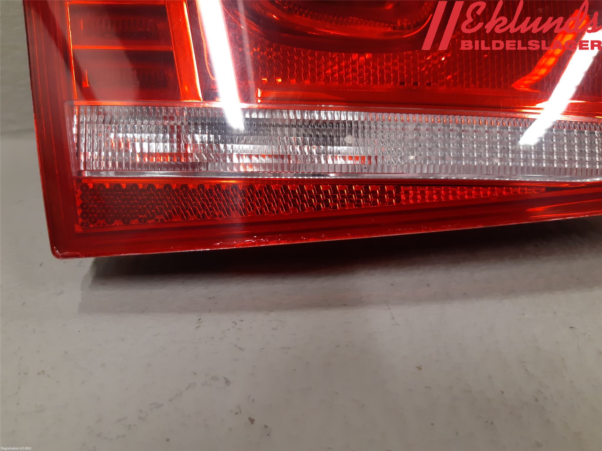 Volkswagen VW PASSAT 11-14 Bakljus Lucka Vä