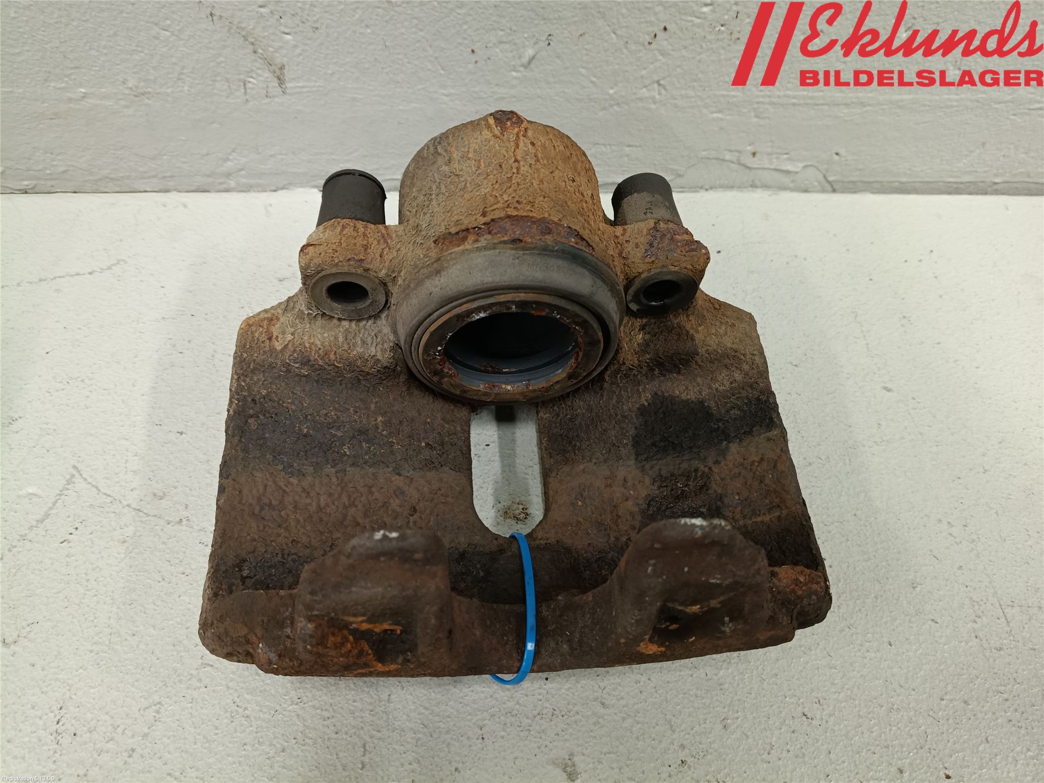 Volkswagen VW PASSAT 11-14 Bromsok Fram Höger
