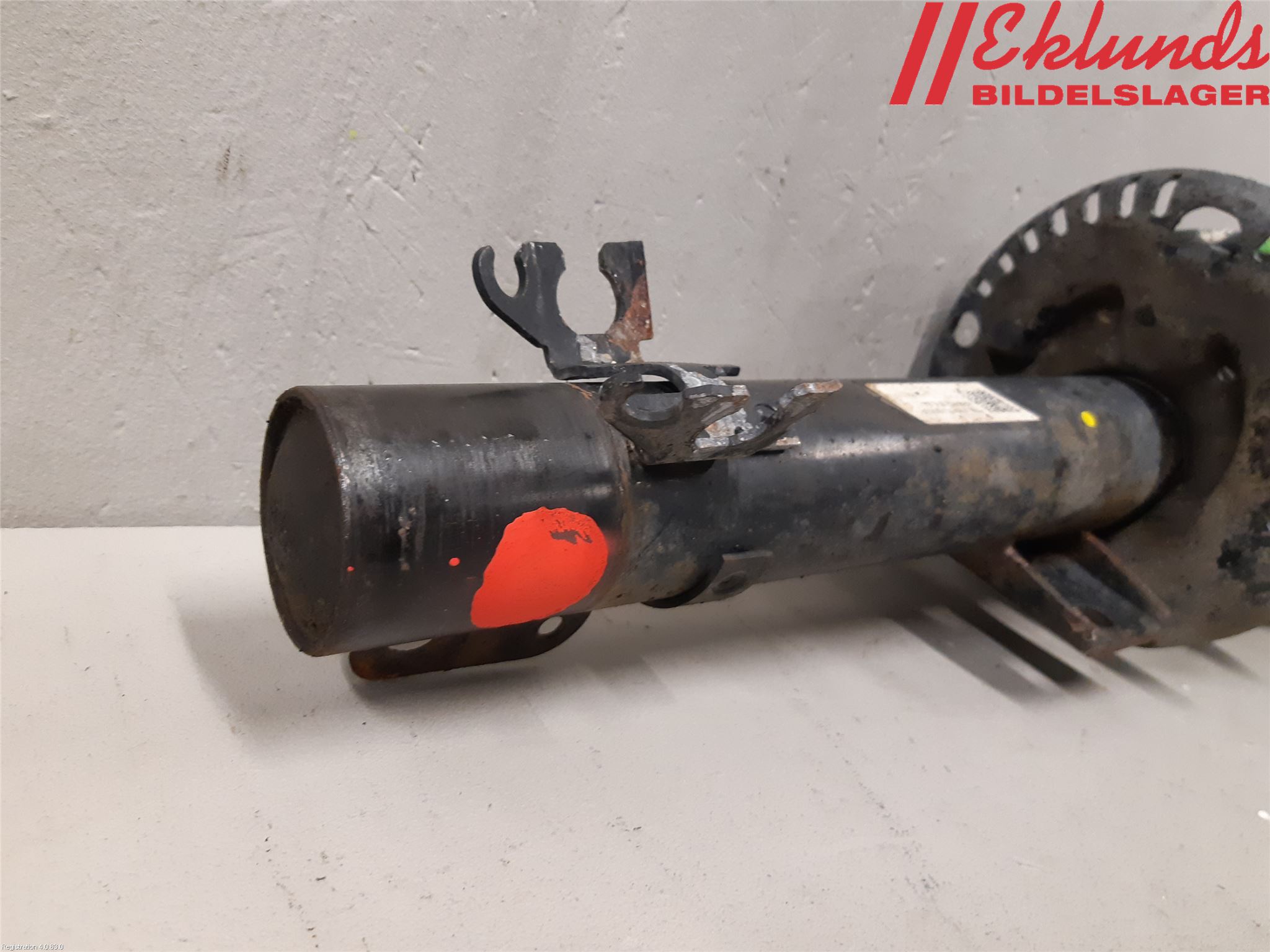 Volkswagen VW POLO 10-17 Fjäderben Fram Vänster