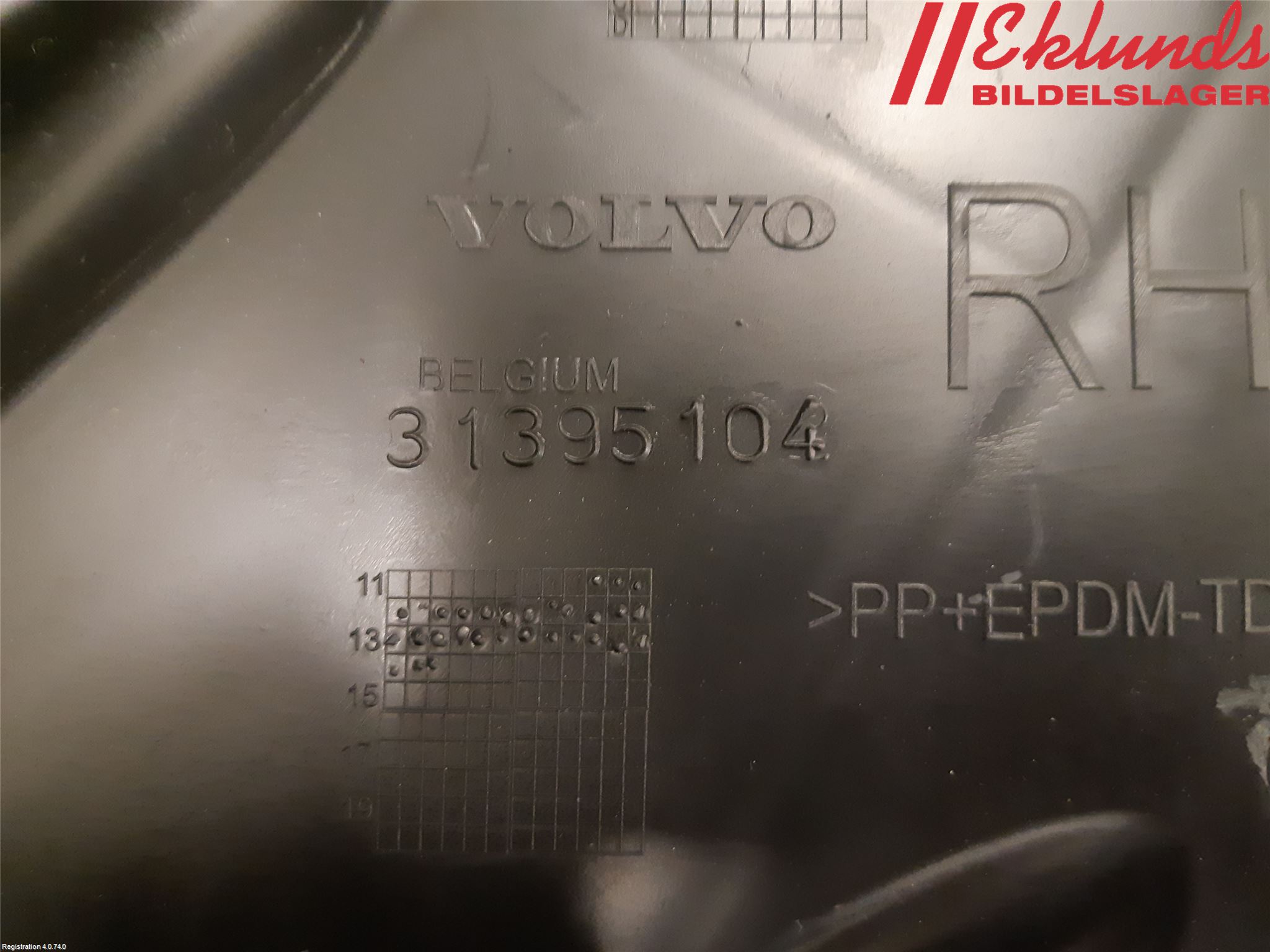 Volvo V40 12-19 Stötfångarfäste Bak Hö