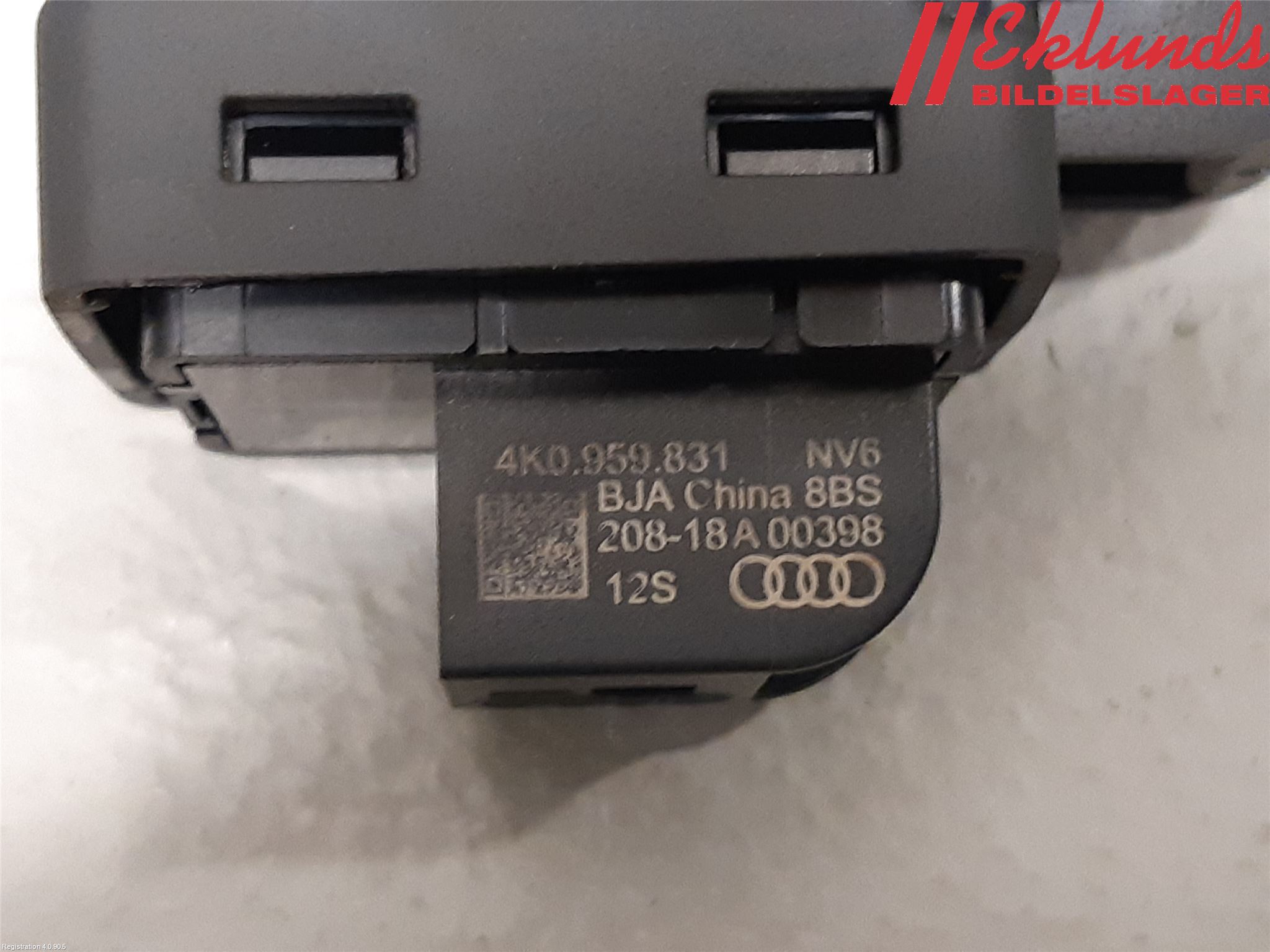 Audi A6 F2/C8 19- Strömställare Baklucka