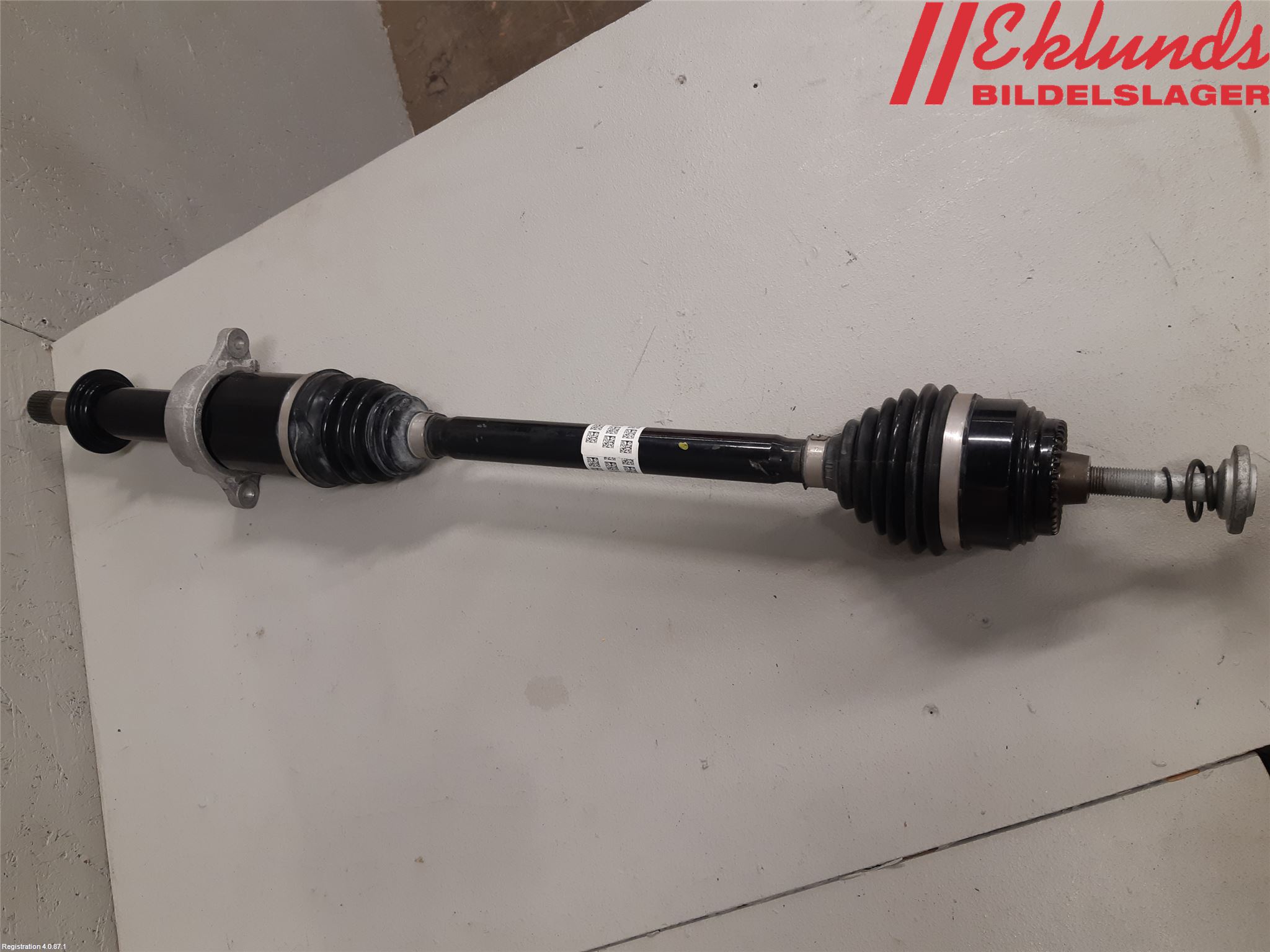 BMW iX I20 22- Drivaxel Fram Höger