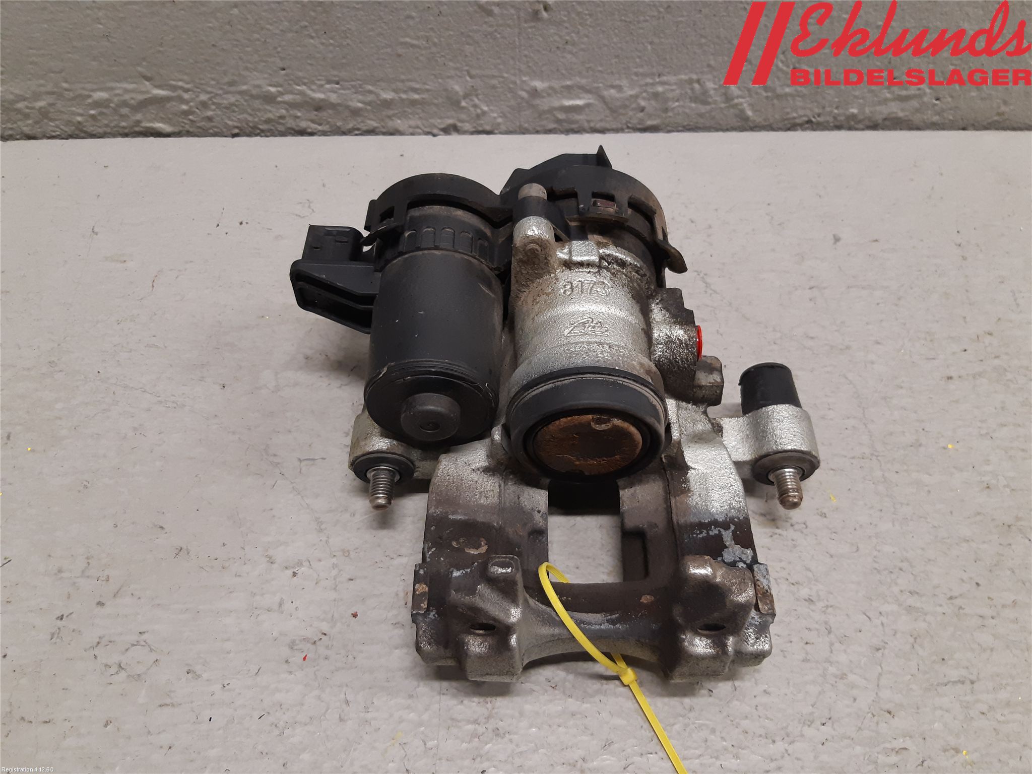 Volvo V90 17->> Bromsok Bak Vänster