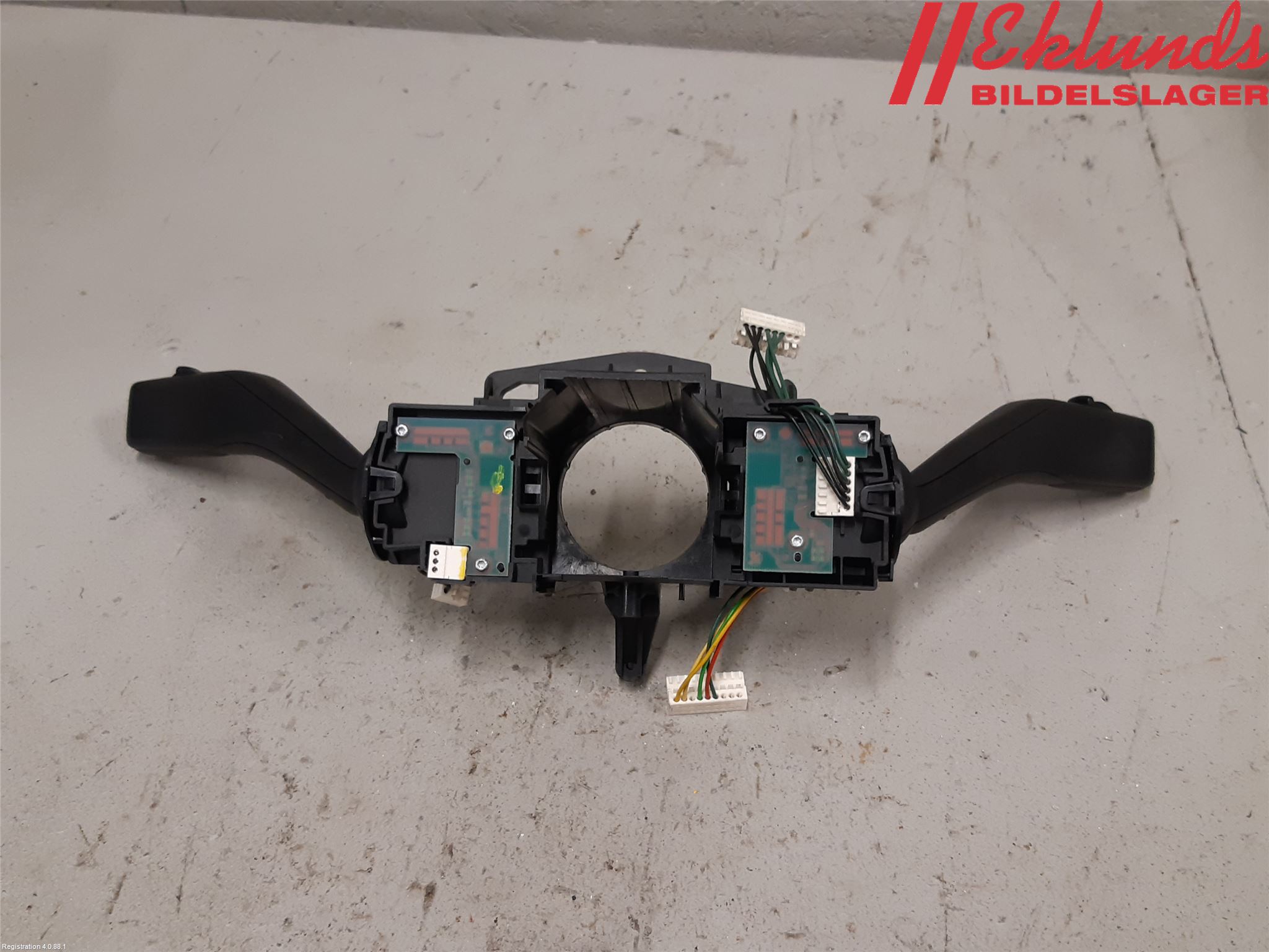 Volkswagen VW GOLF VI 09-13 Spakcentral