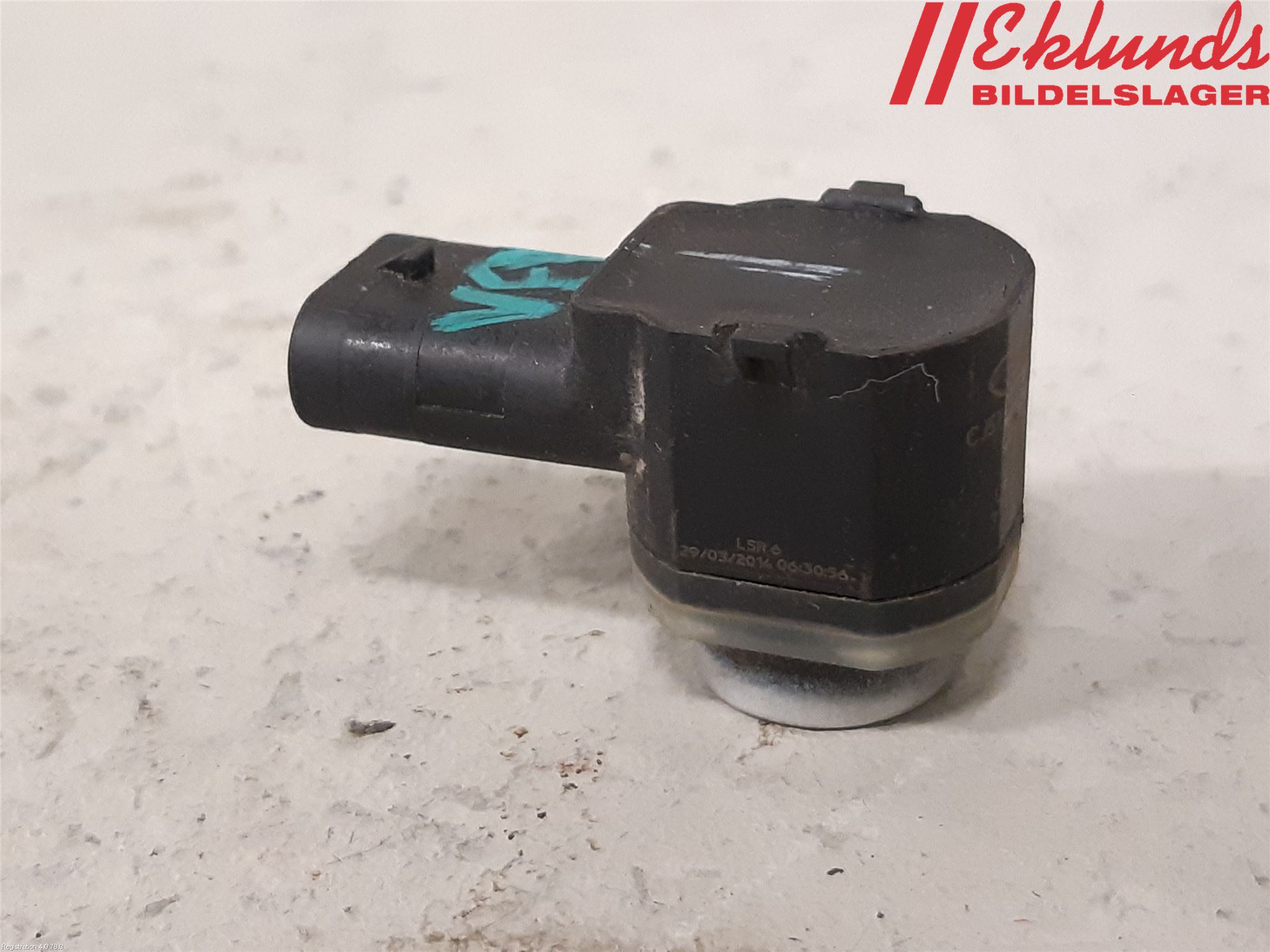 Ford KUGA 13-16 Parkeringshjälp Frontsensor