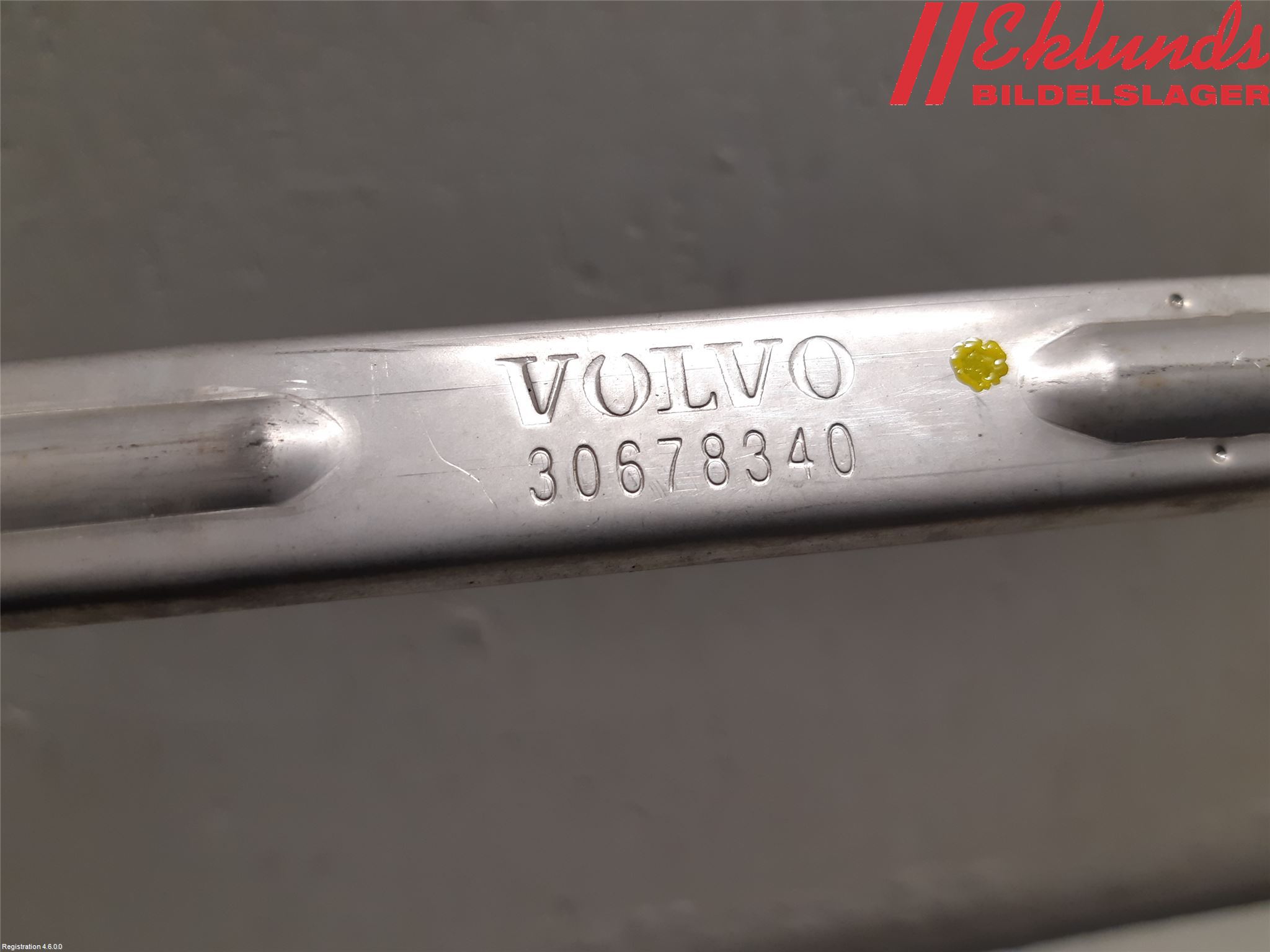 Volvo V70 14-16 Strålkast Fästsarg