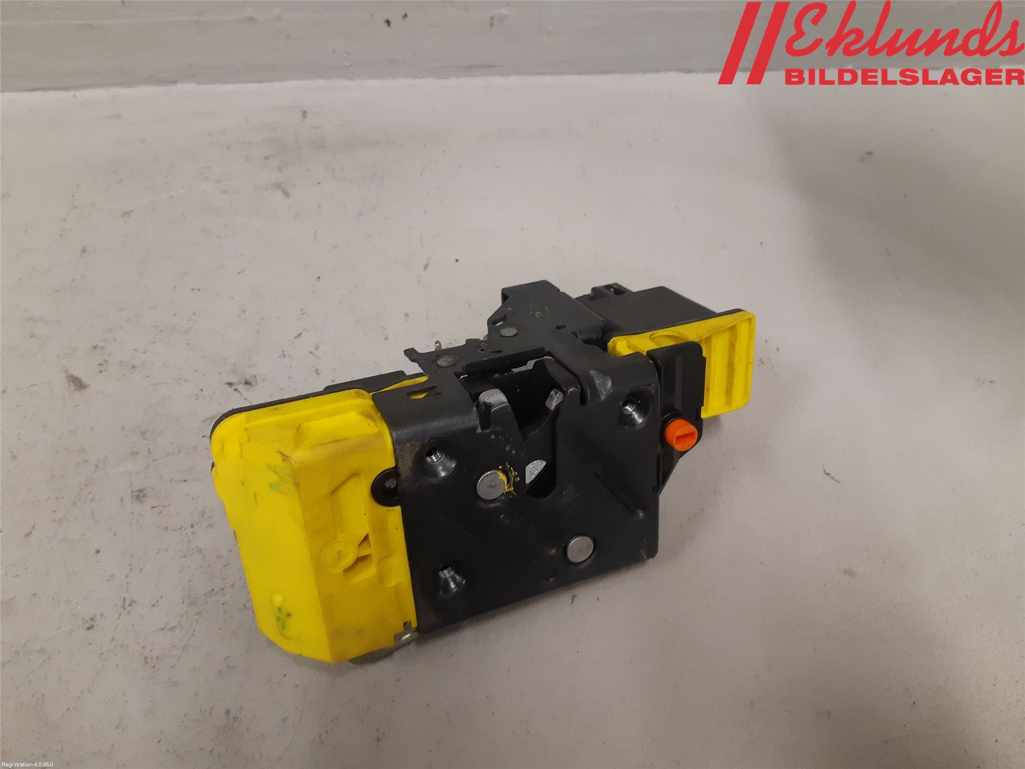 Volvo V70 05-08 Låskista-Dörrlås