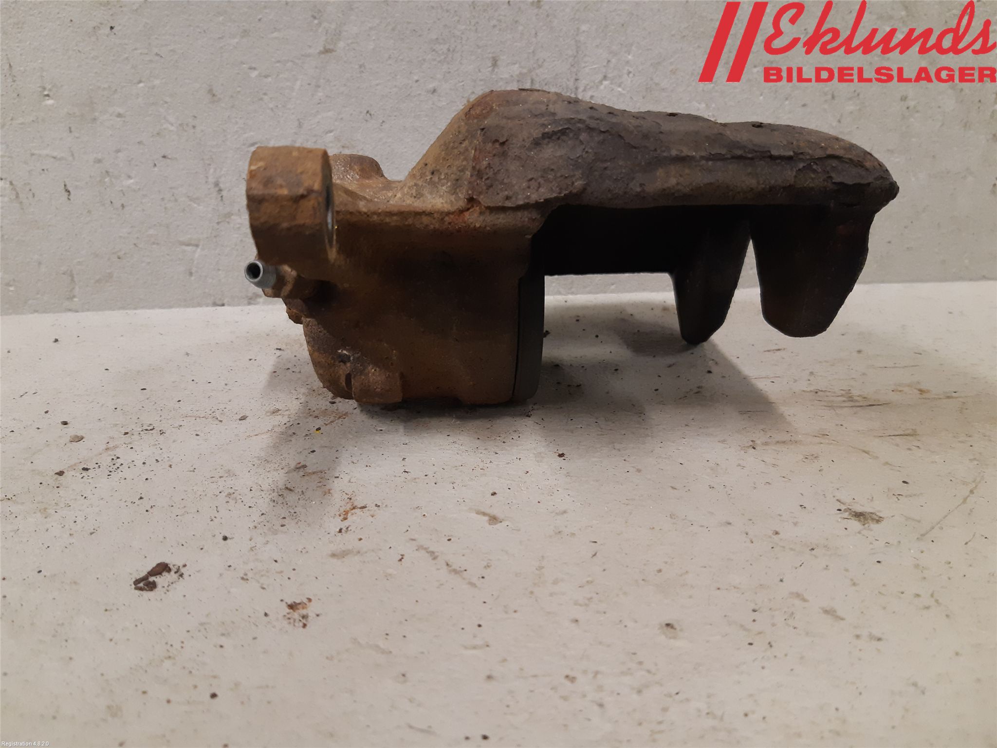 Volkswagen VW PASSAT 15-19 Bromsok Fram Höger