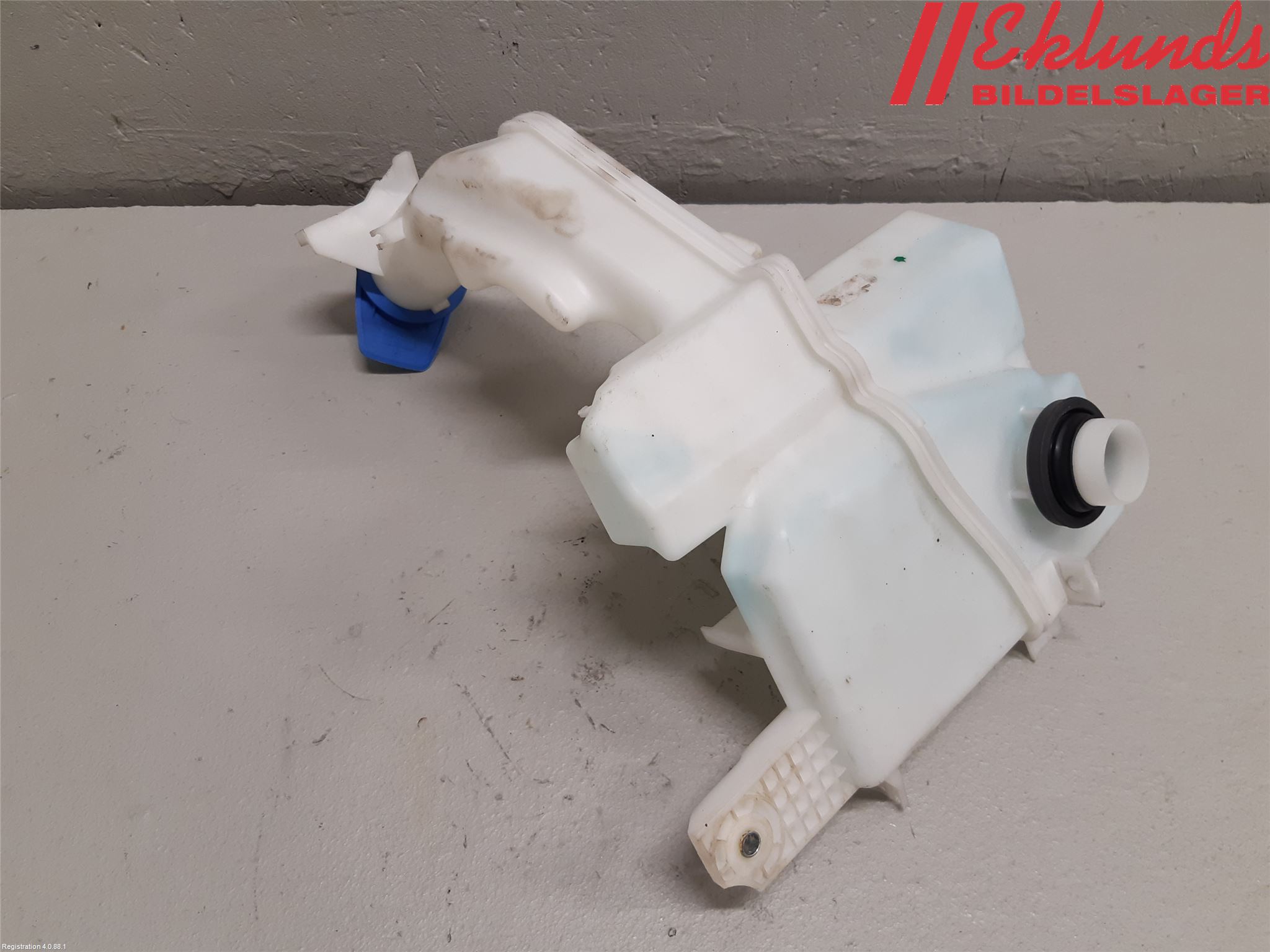 Volkswagen VW PASSAT 11-14 Spolartank Vindruta-Strål