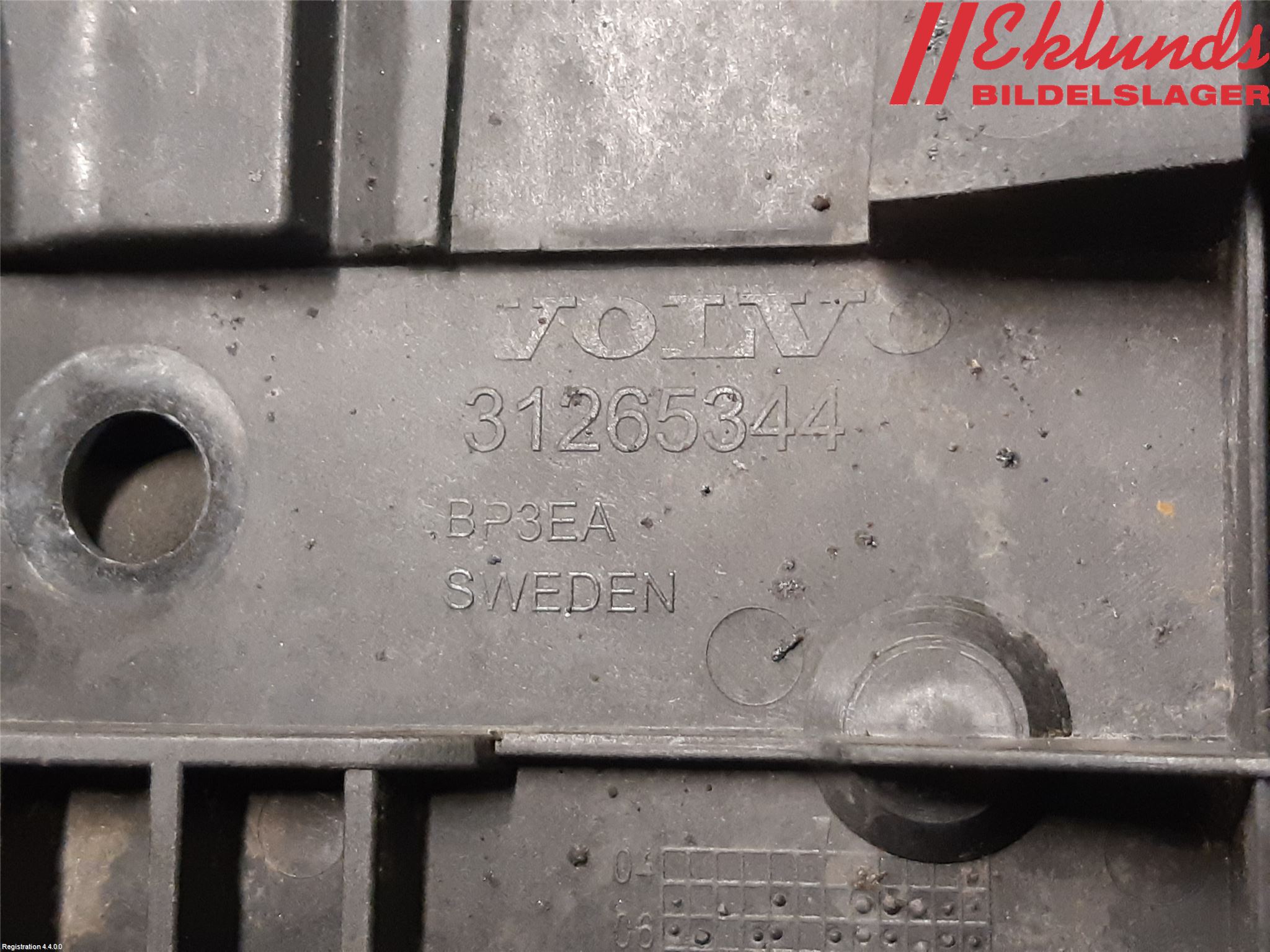 Volvo V70 08-13 Stötfångarfäste Fram Vä