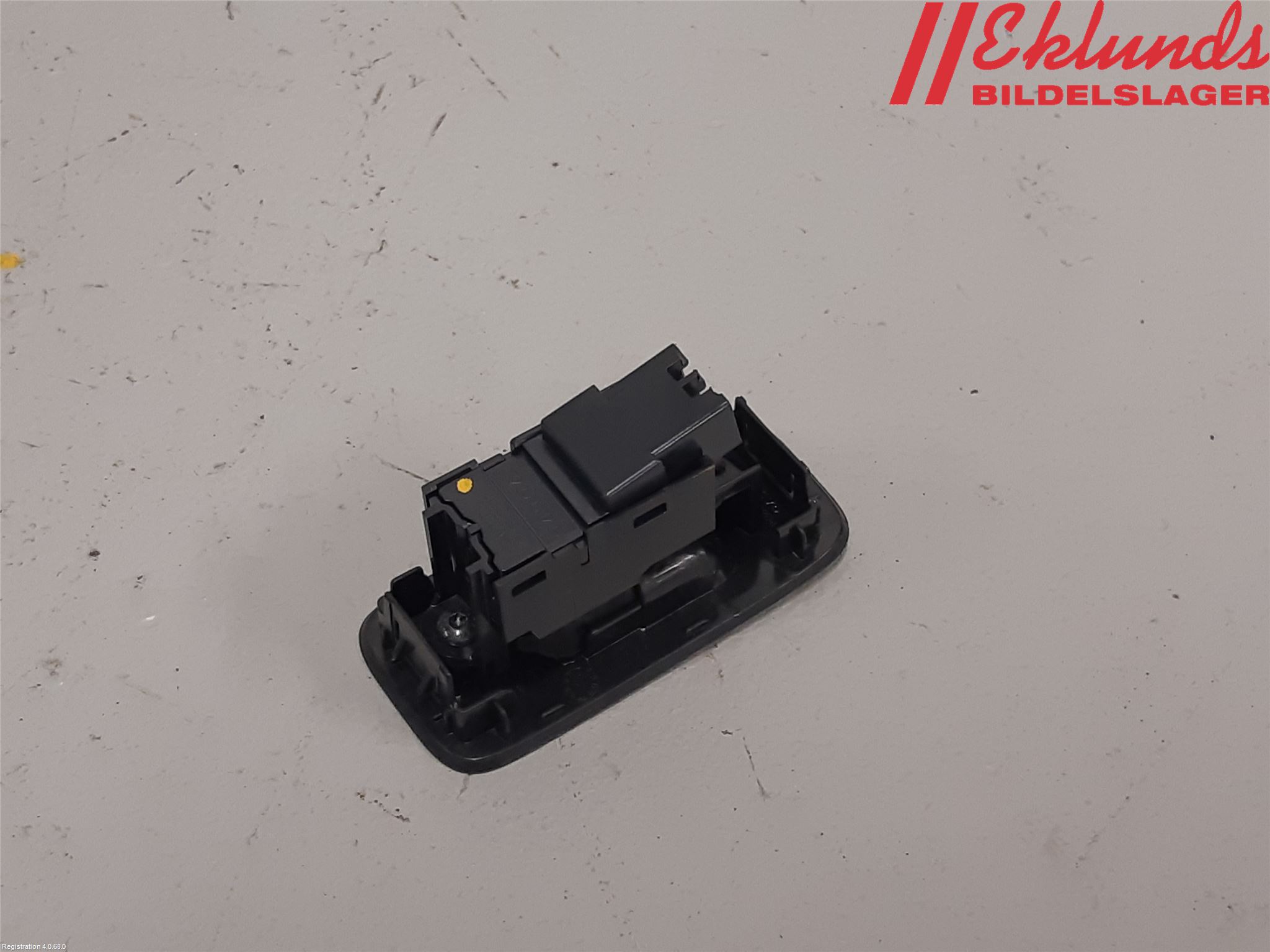 Volvo V40 12-19 Strömställare Elhiss