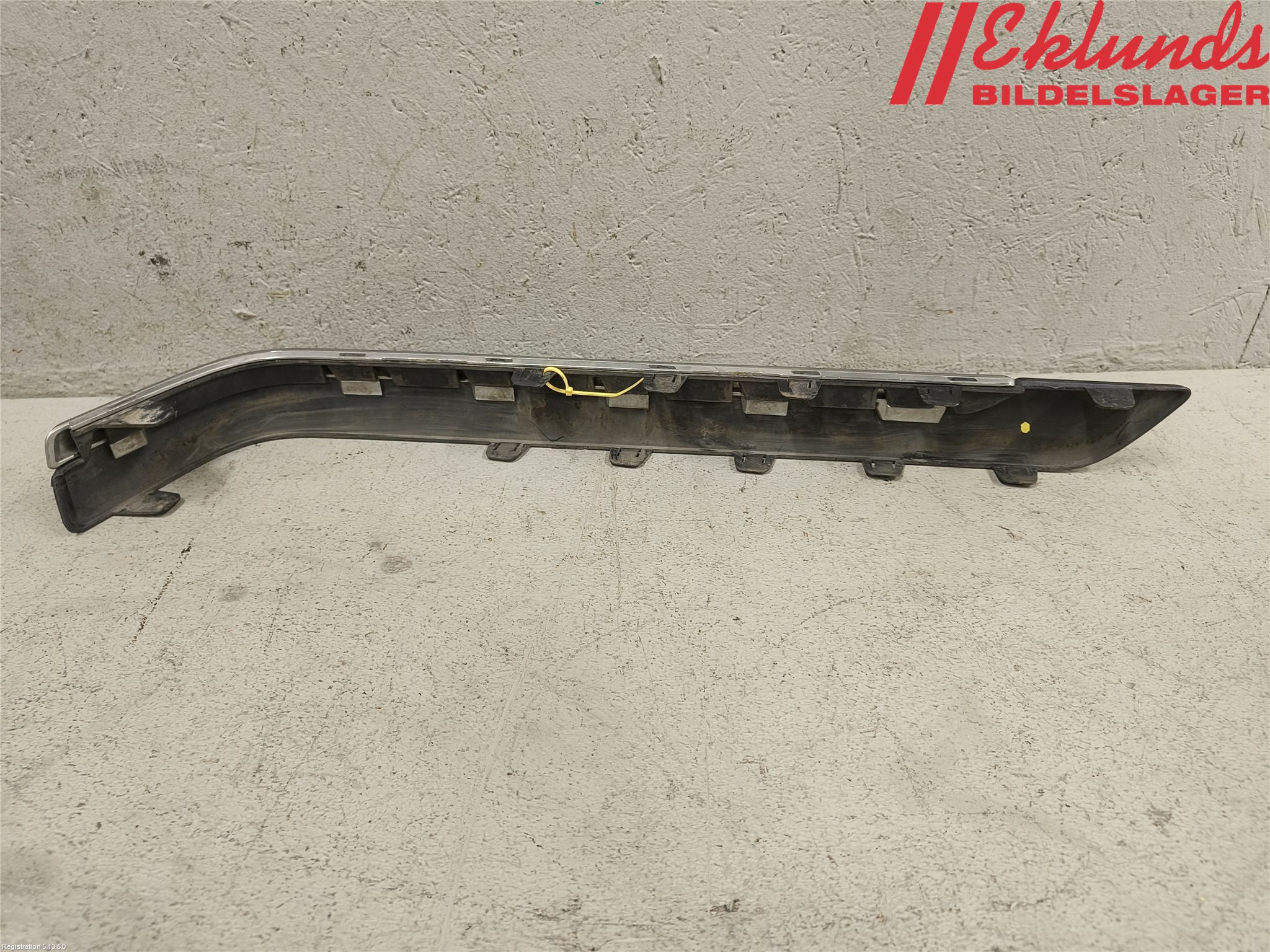 Volvo V70 05-08 Stöt Utfyllnad-List-Grill