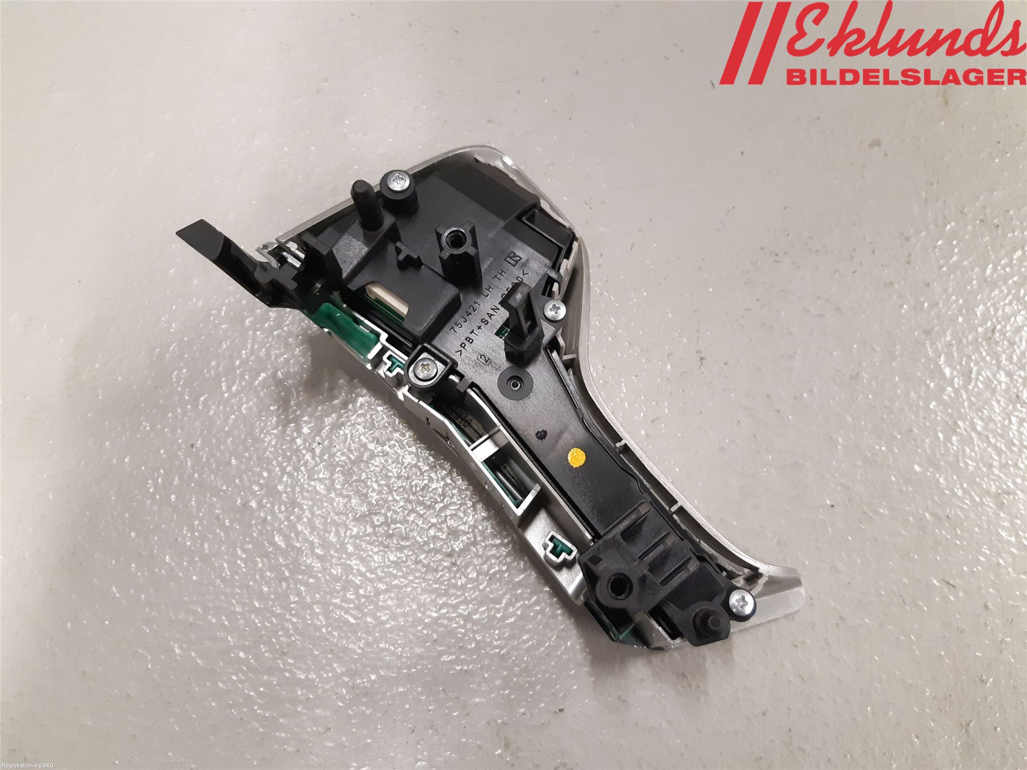 Mitsubishi OUTLANDER 13-21 Spak-Rattreglage Radio
