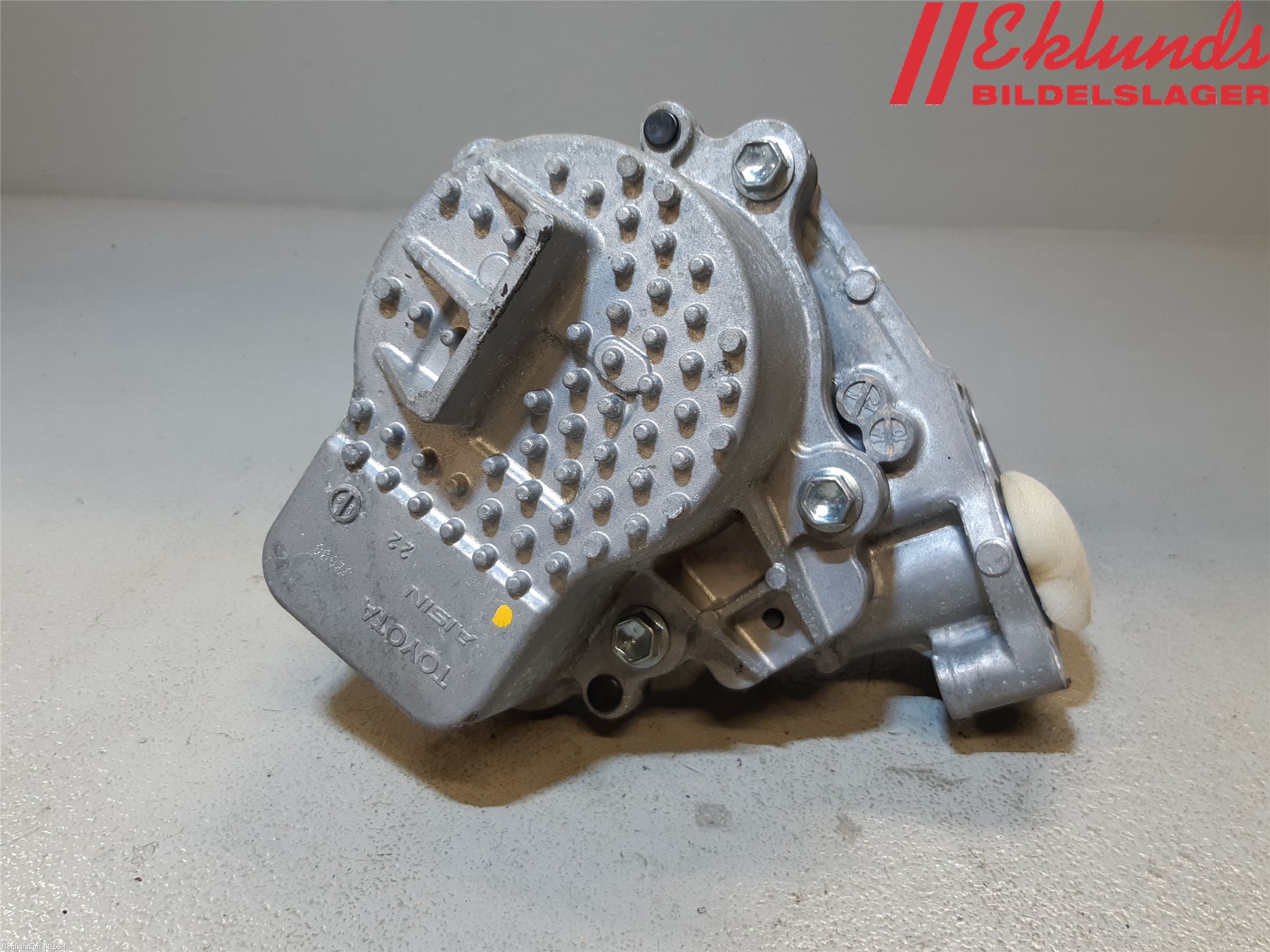 Toyota YARIS XP130 15-20 Vattenpump