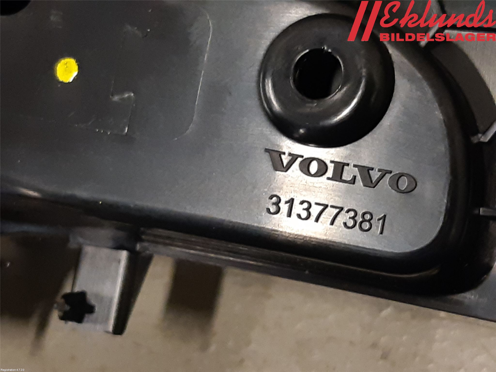 Volvo XC90/RECHARGE 16- Instrumentbräda Förvaringsfack