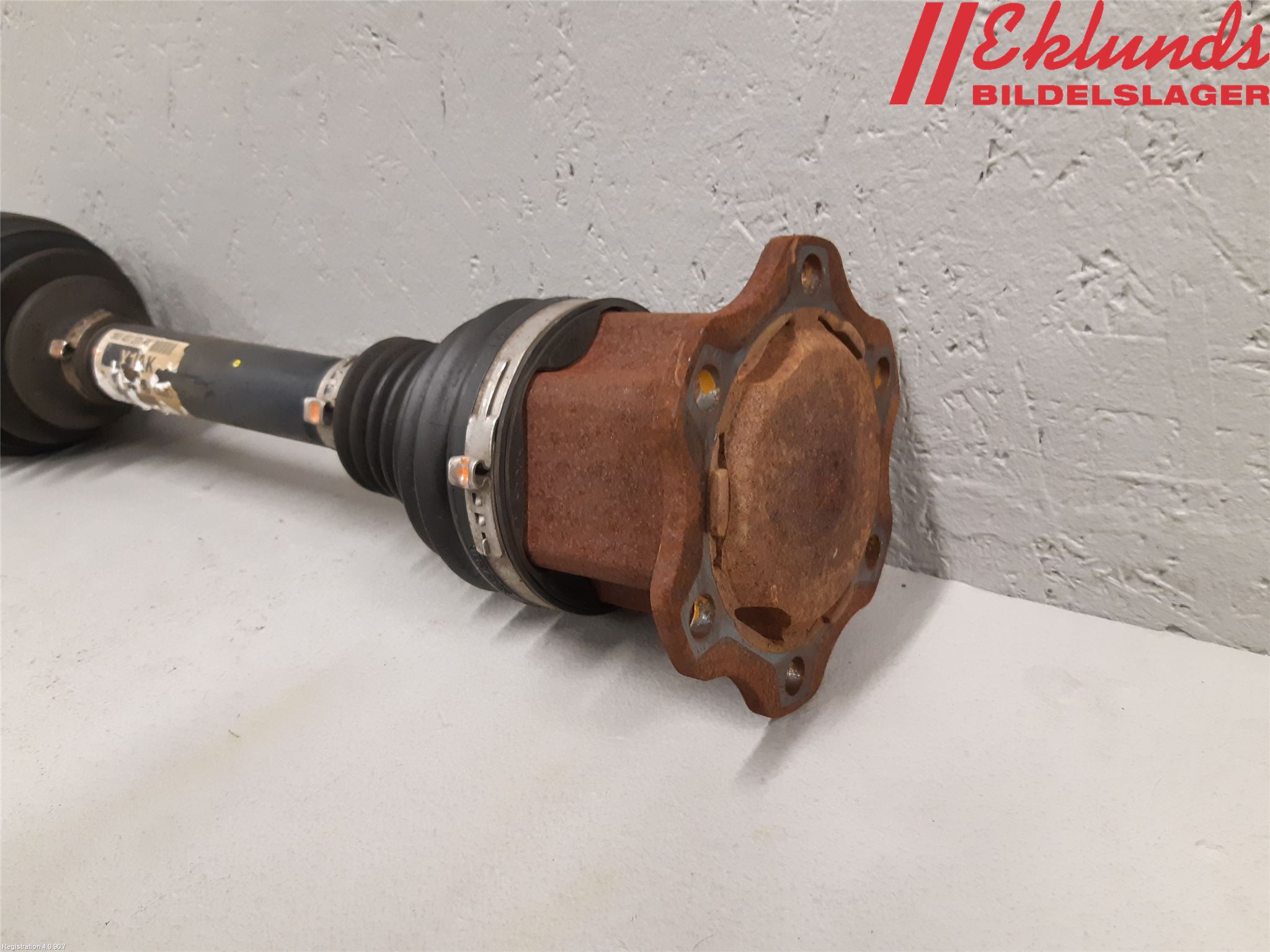 Audi A4 12-15 Drivaxel Fram Höger