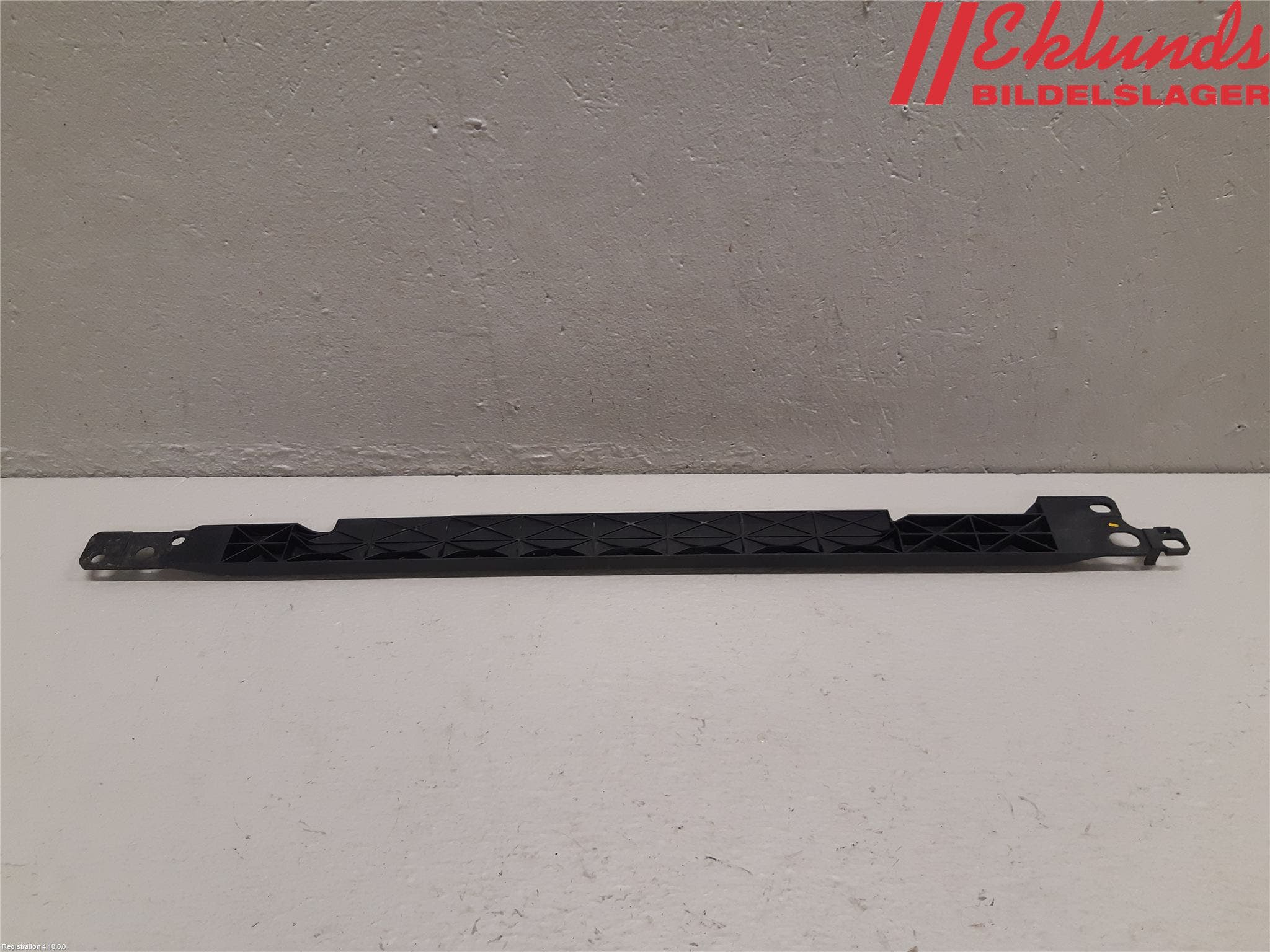 Ford FIESTA 09-12 Kylarfäste-Ram-Balk