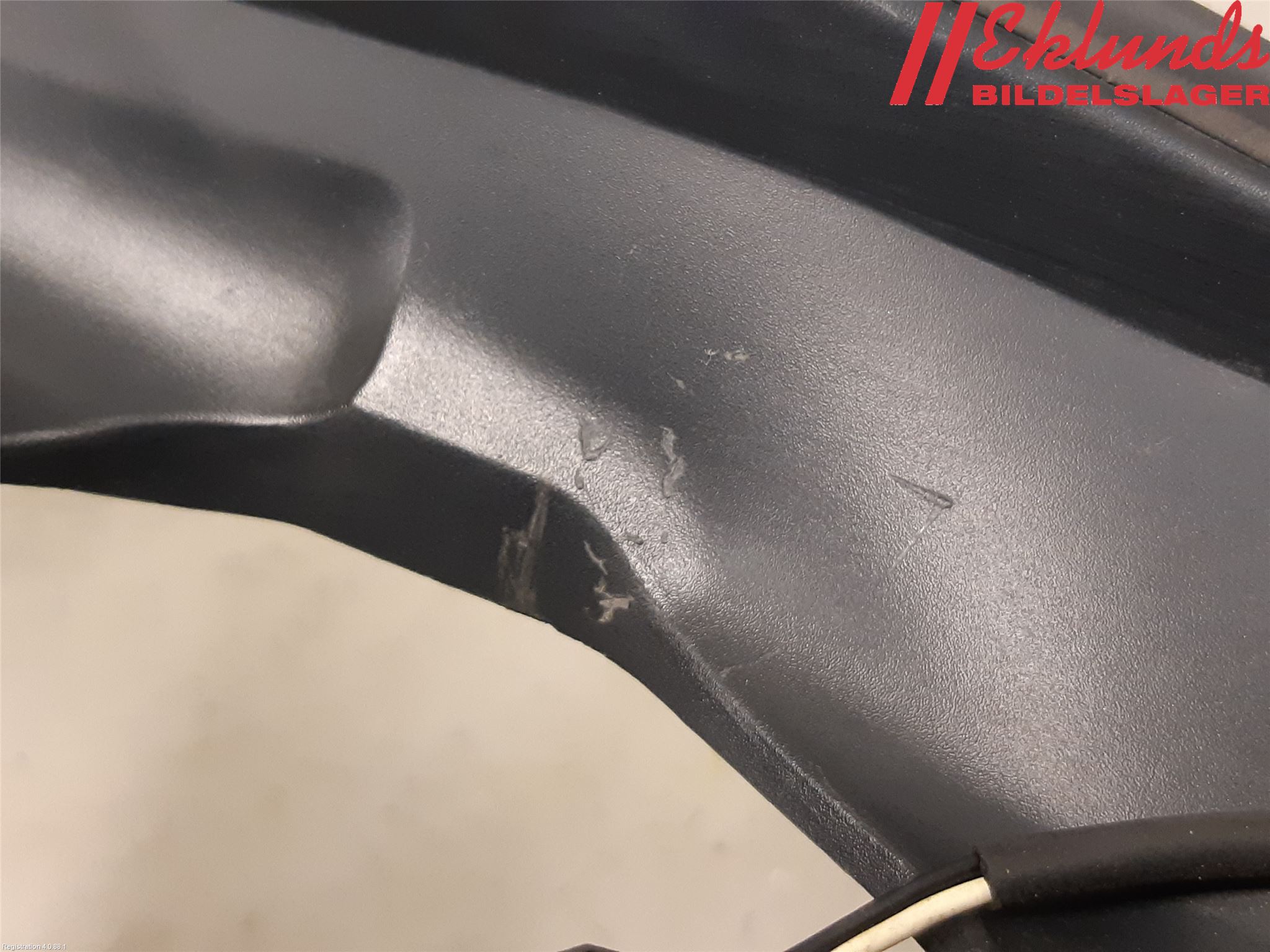 Tesla MODEL S 13- Bakluckeöppnare Automatisk