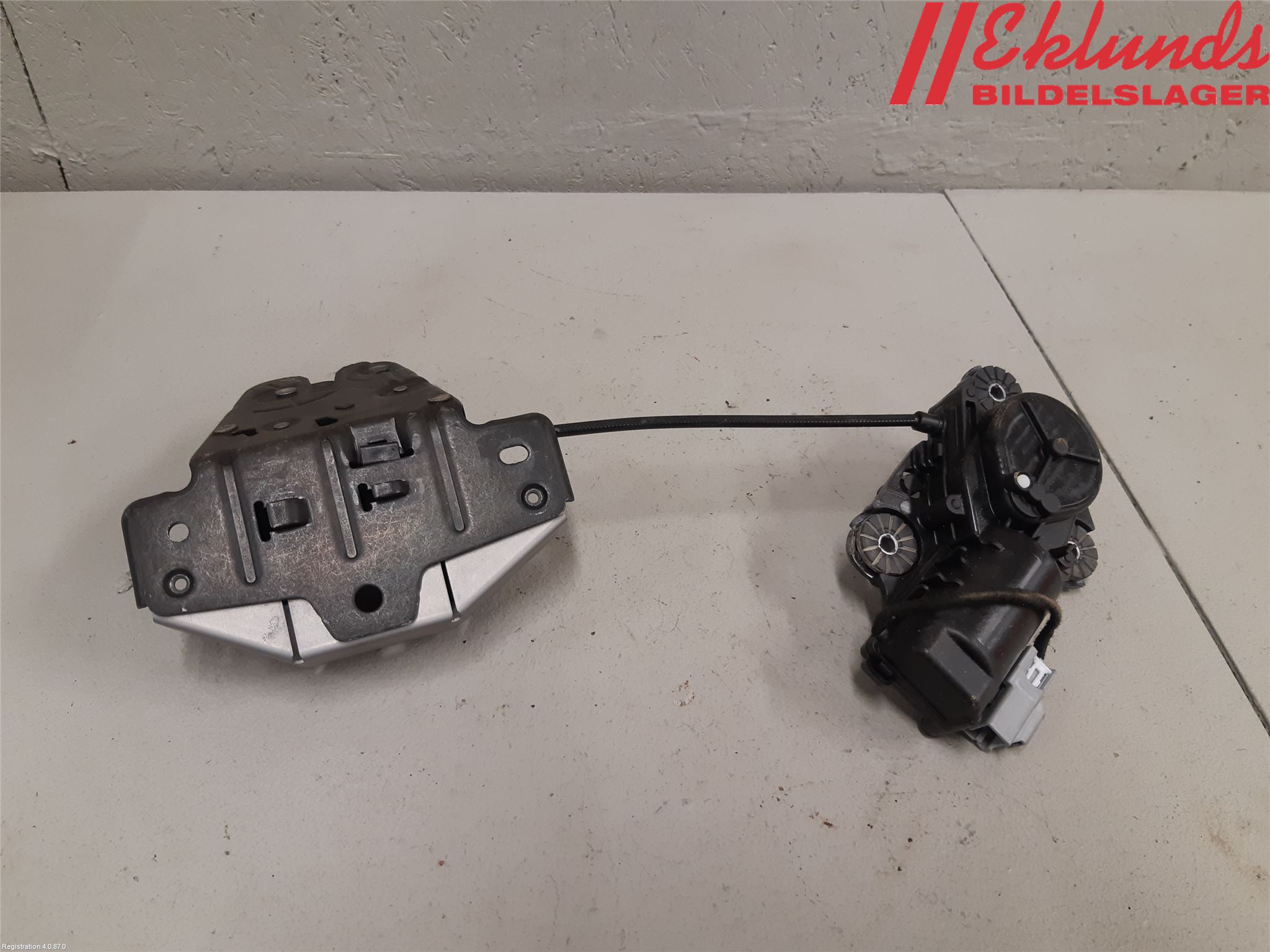 Volvo XC60 18- Låskista Baklucka