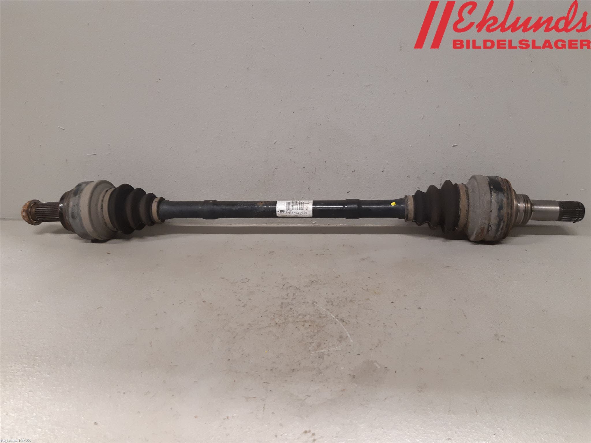 BMW X4 F26 14-18 Drivaxel Bak Höger