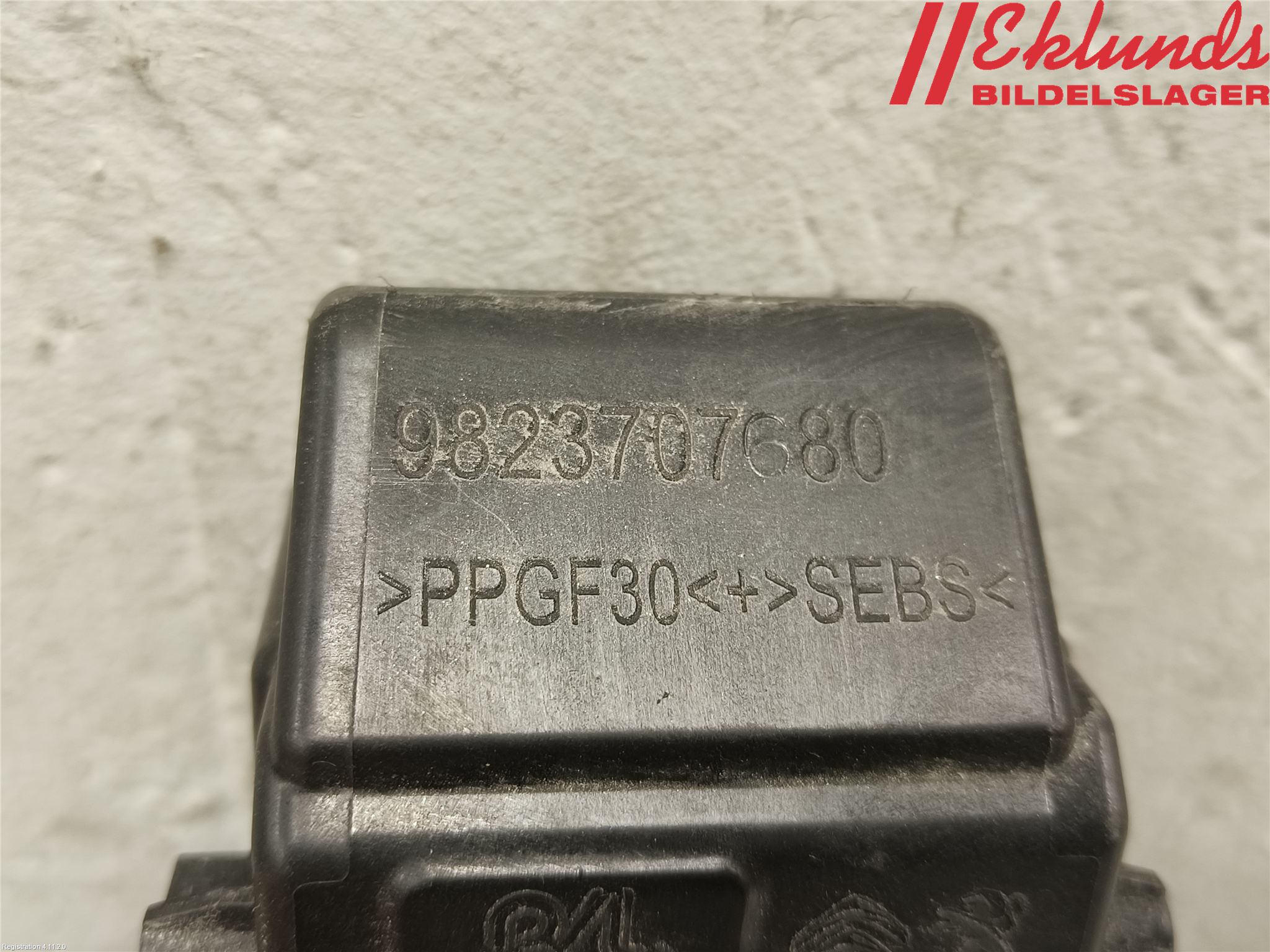 Peugeot 3008 17-24 Tanklucka